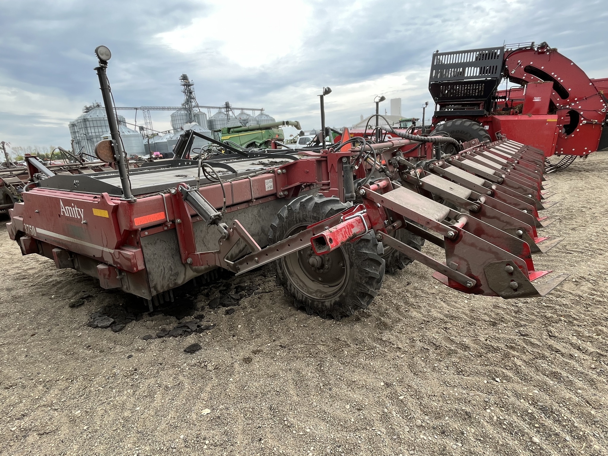 2023 Amity 3750 Beet Equipment