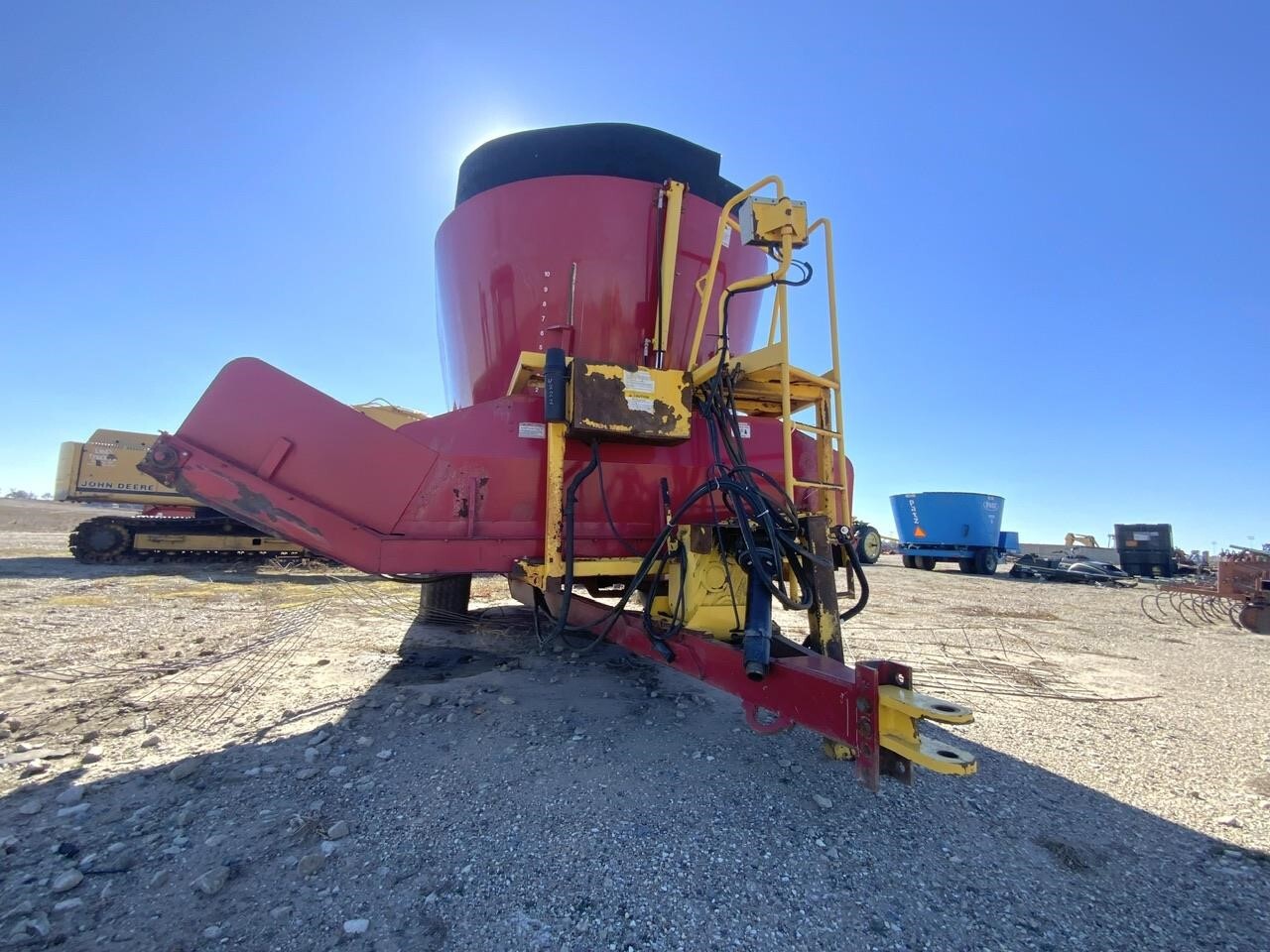  Supreme International 700T Grinders and Mixer