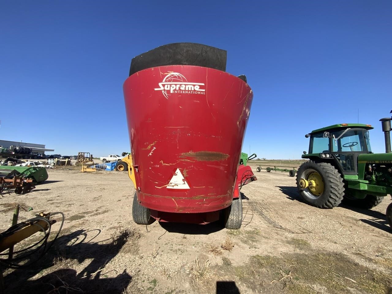  Supreme International 700T Grinders and Mixer