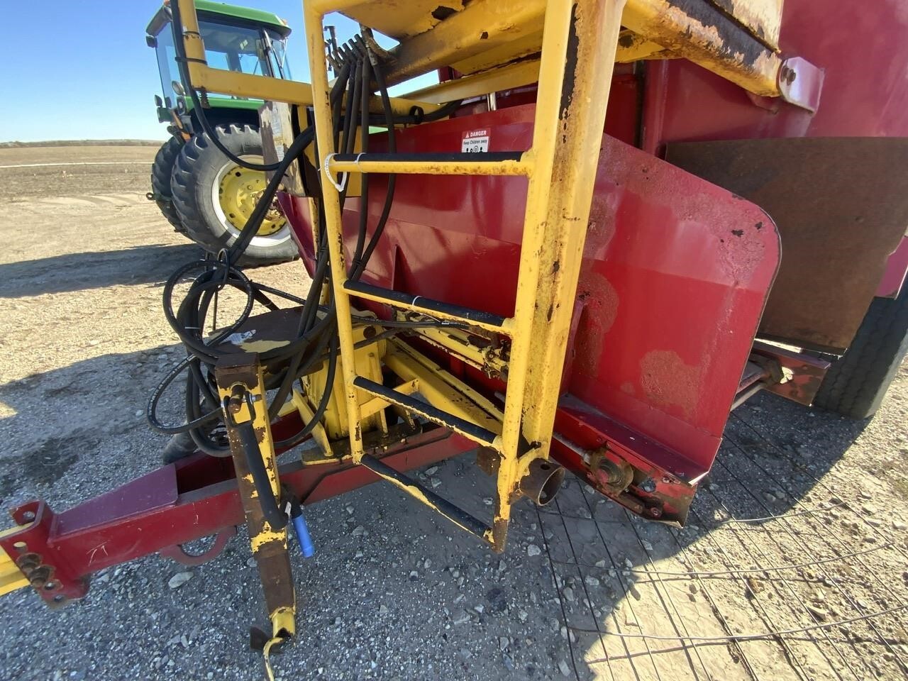  Supreme International 700T Grinders and Mixer