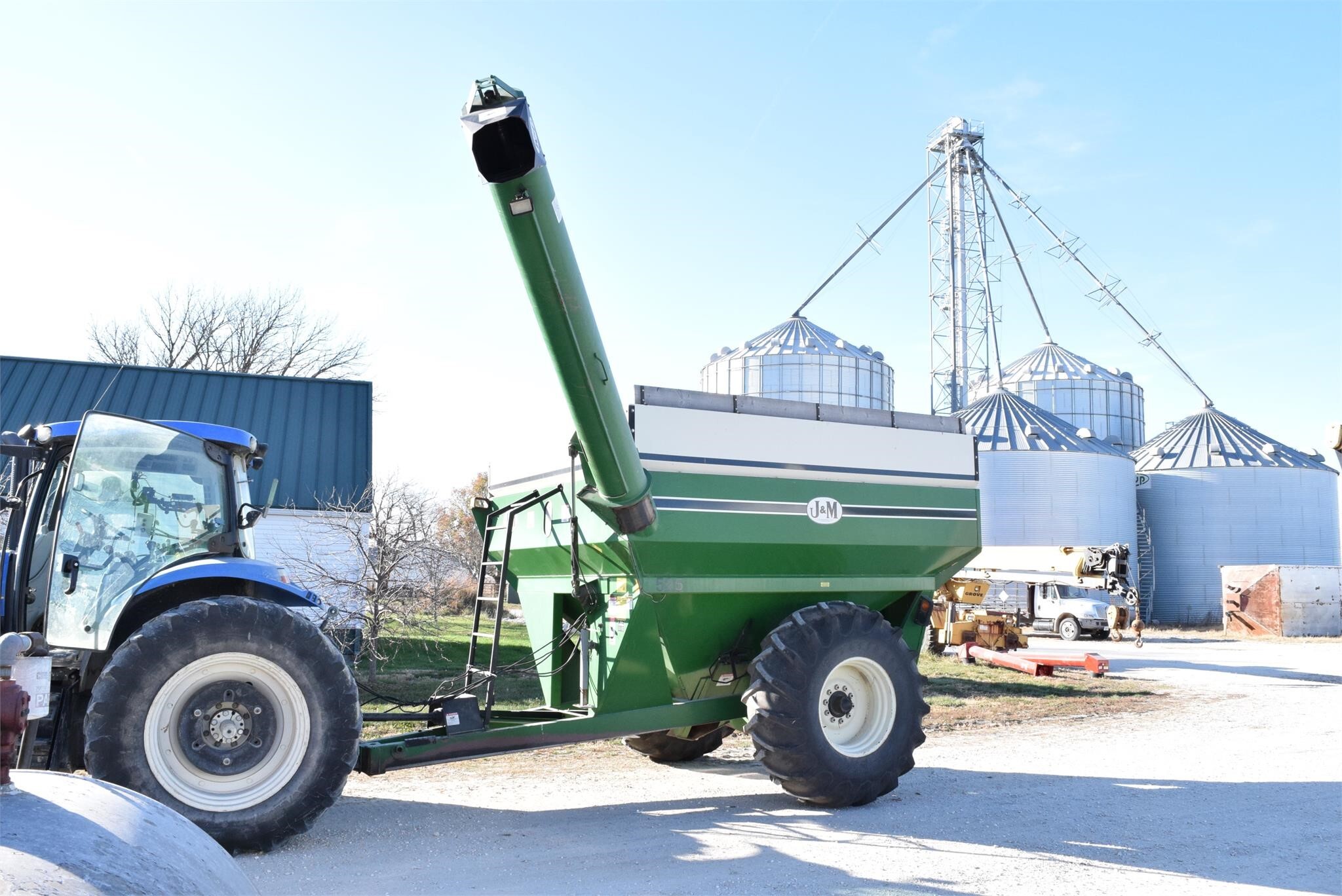  J&M 525-14 Grain Cart