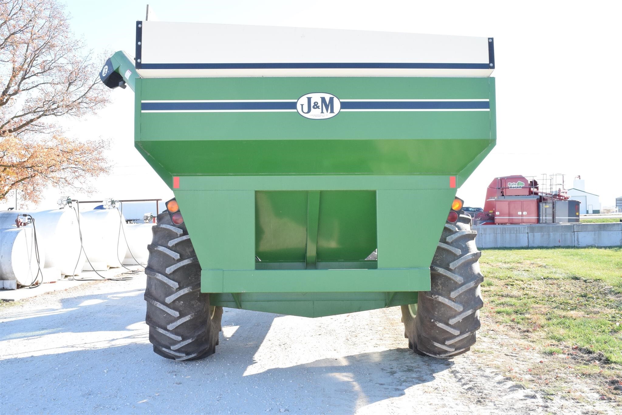  J&M 525-14 Grain Cart