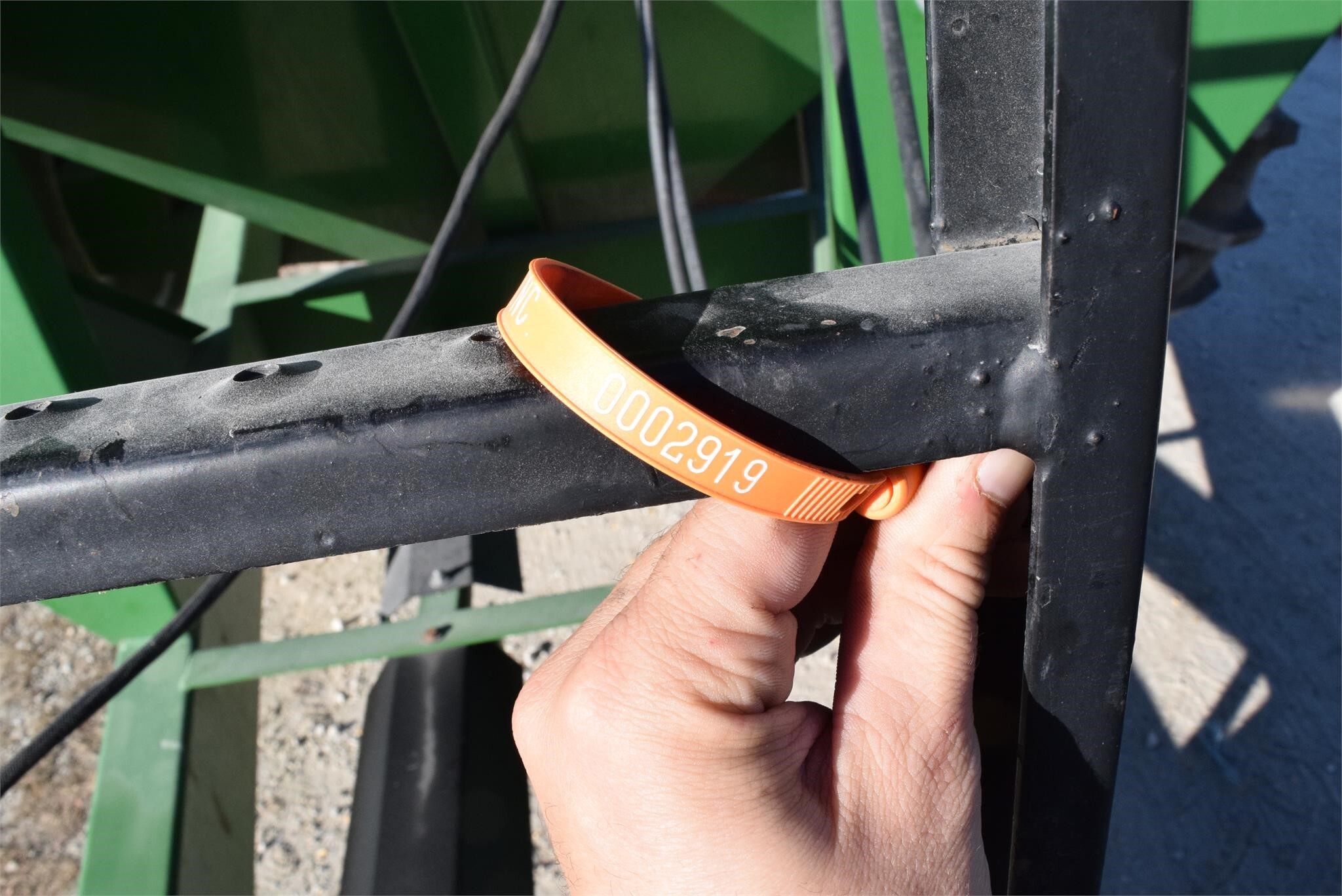  J&M 525-14 Grain Cart