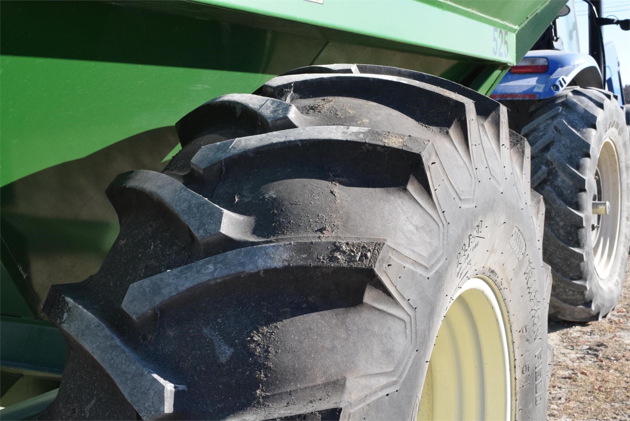  J&M 525-14 Grain Cart