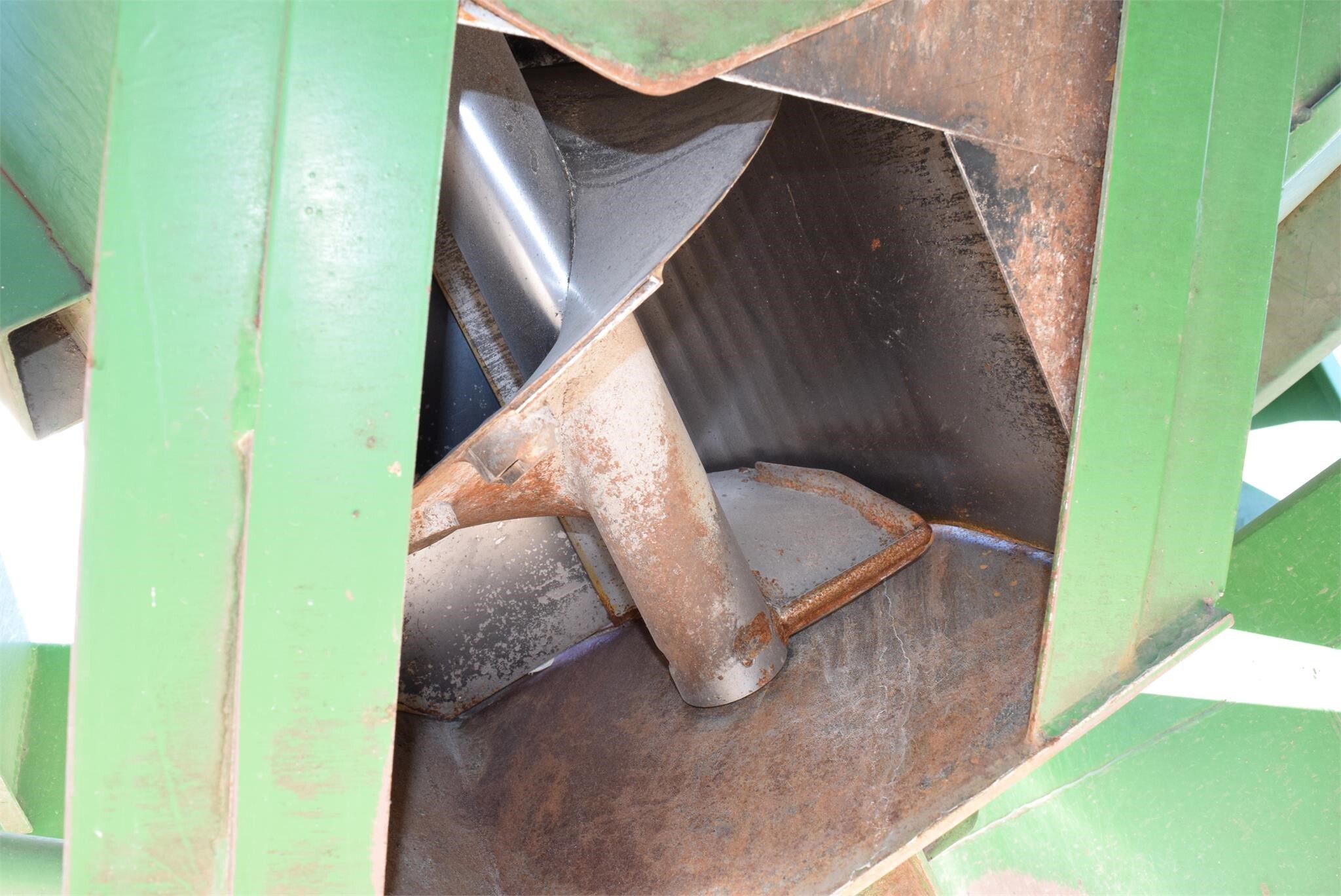  J&M 525-14 Grain Cart