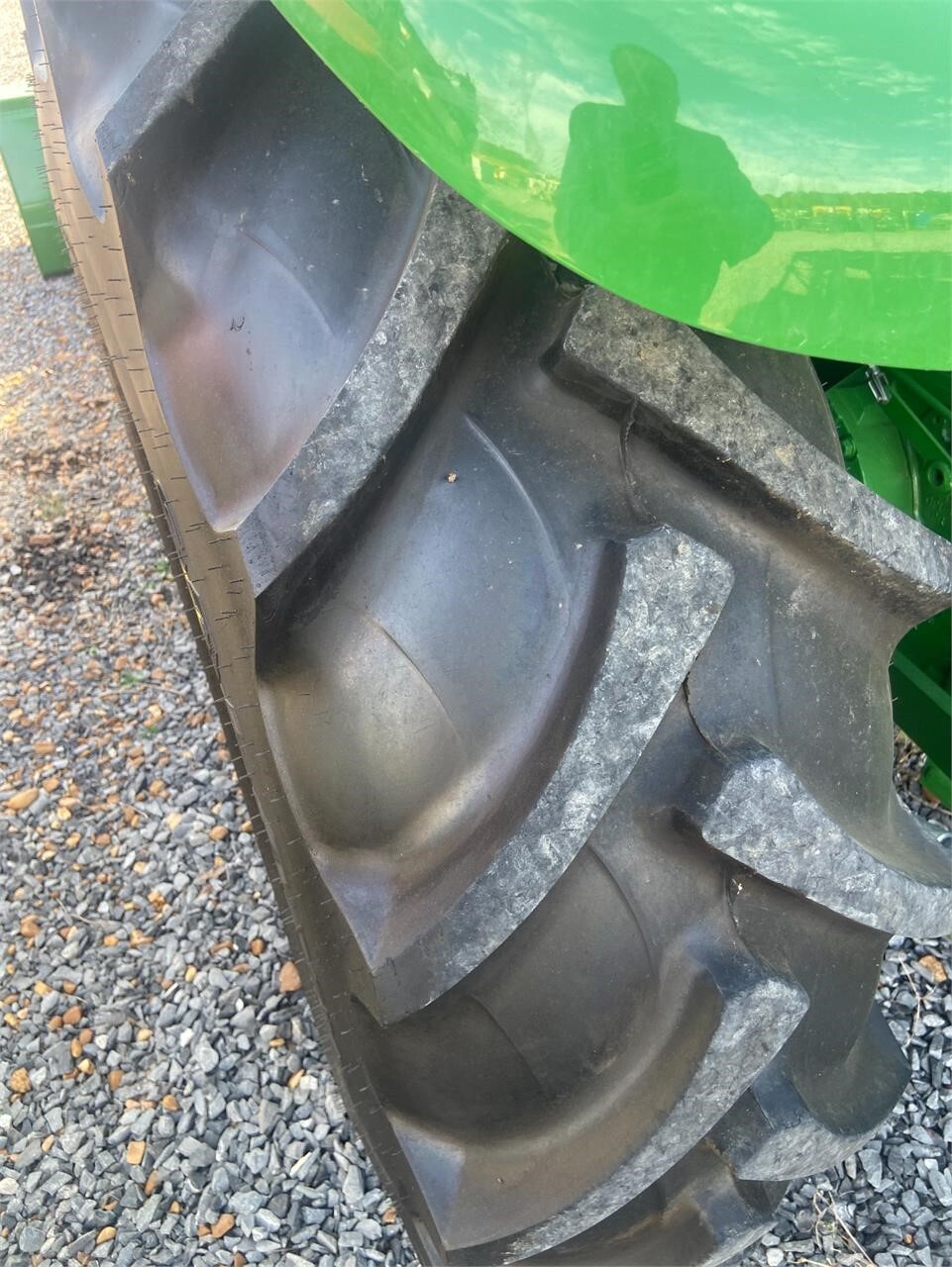 2022 John Deere 5075E Tractor