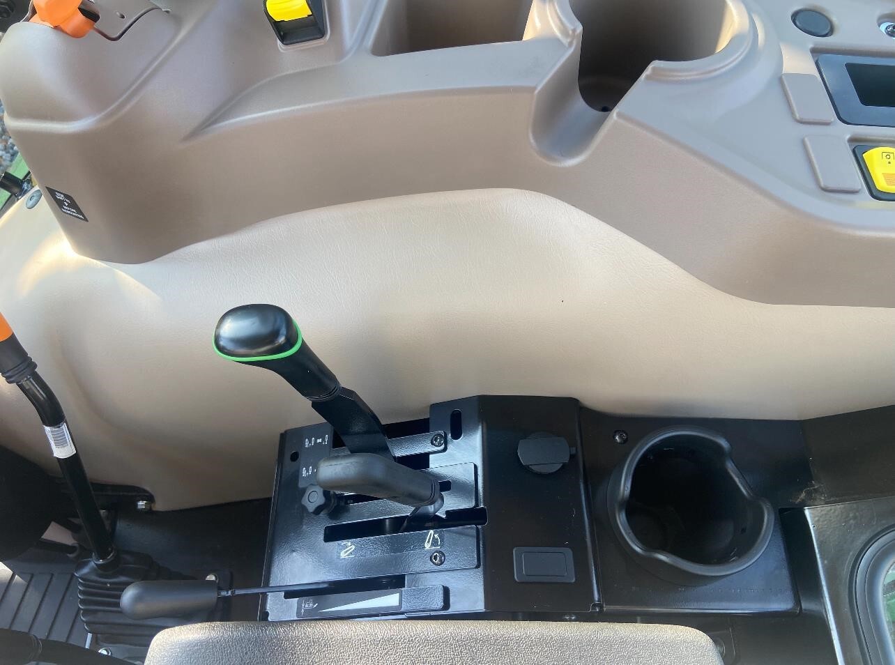 2022 John Deere 5075E Tractor