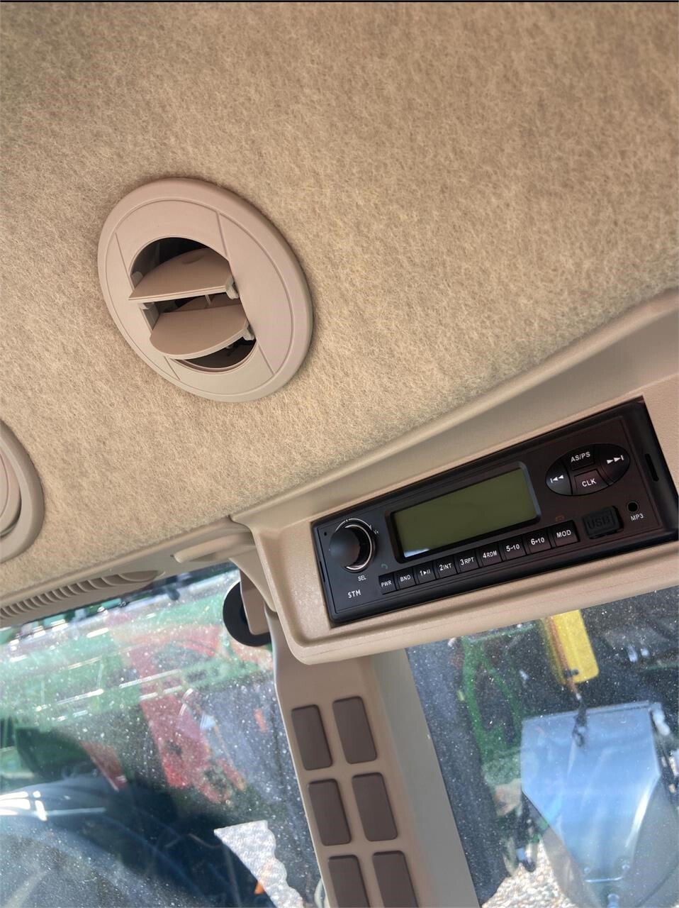 2022 John Deere 5075E Tractor