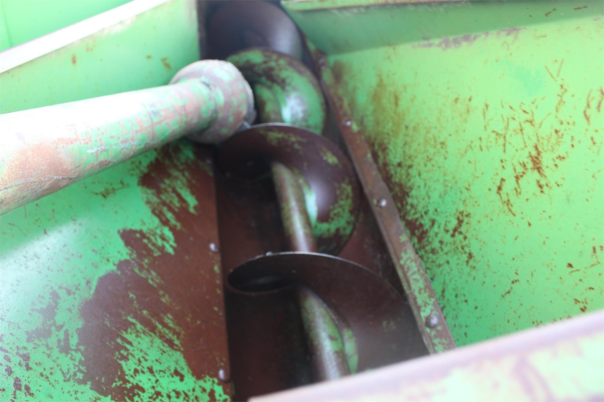 John Deere 750 Grinders and Mixer 12,900 Machinery Pete