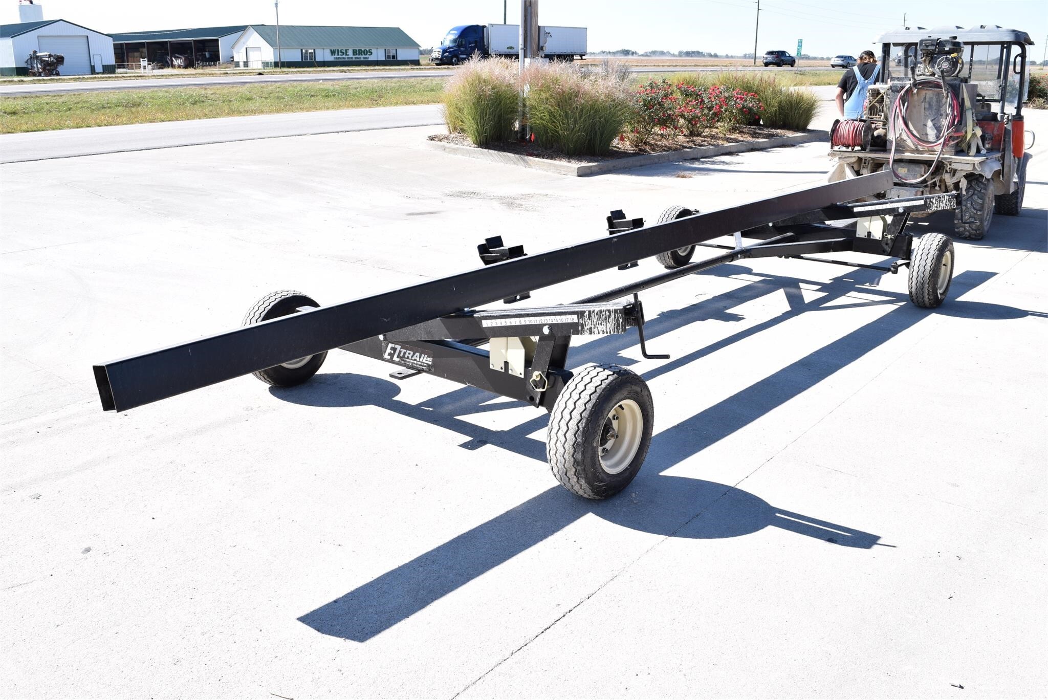 2024 EZ Trail 21' Header Trailer 3,780 Machinery Pete