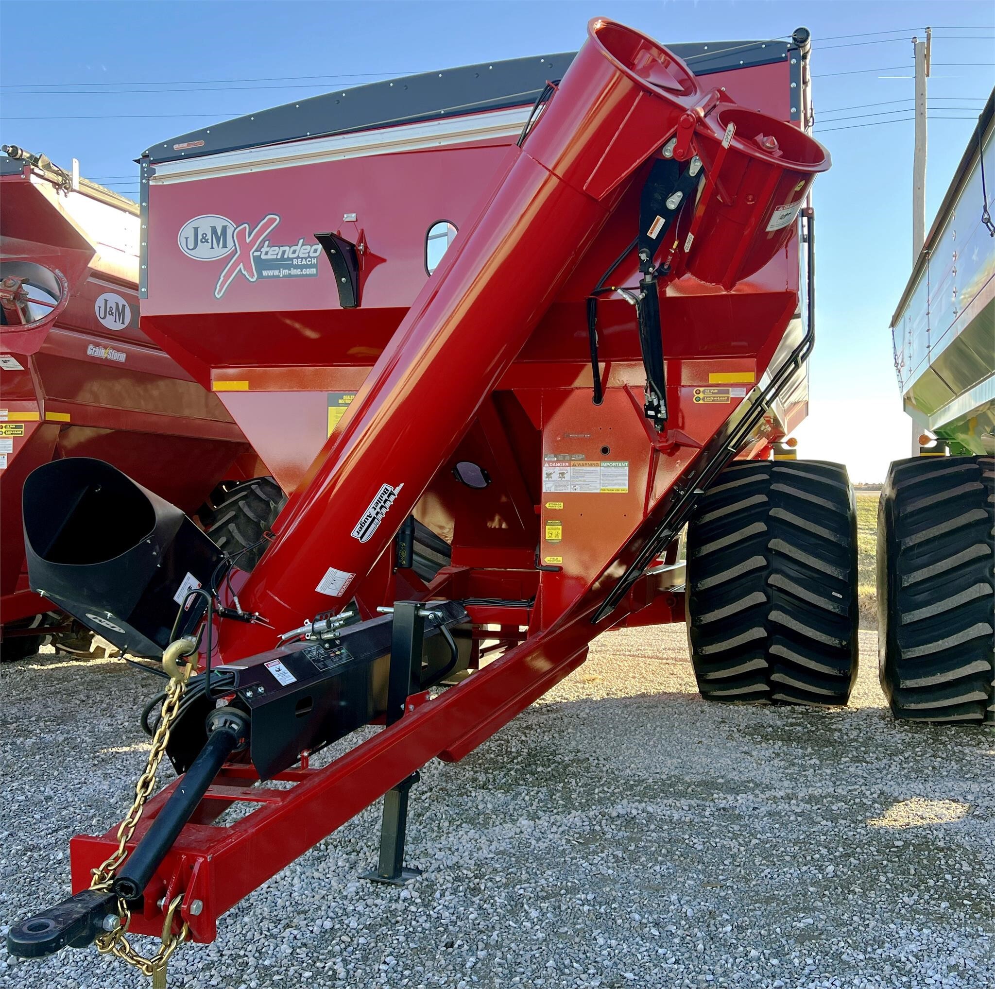 2023 J&M 1312-20S Grain Cart