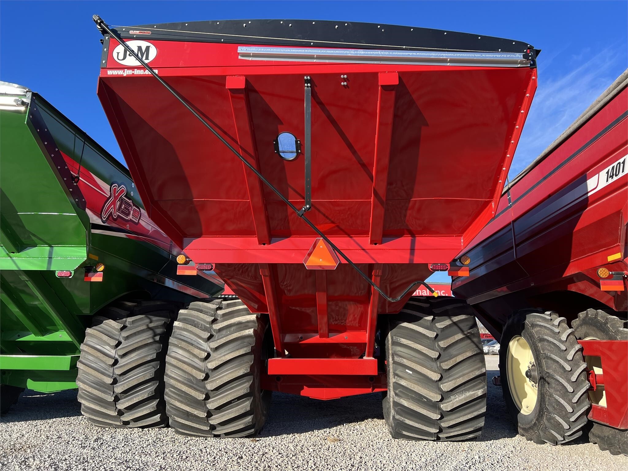 2023 J&M 1312-20S Grain Cart