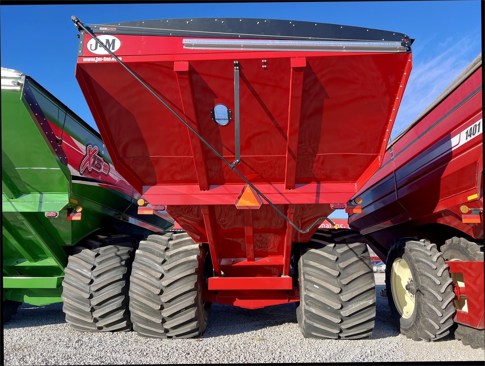 2023 J&M 1312-20S Grain Cart