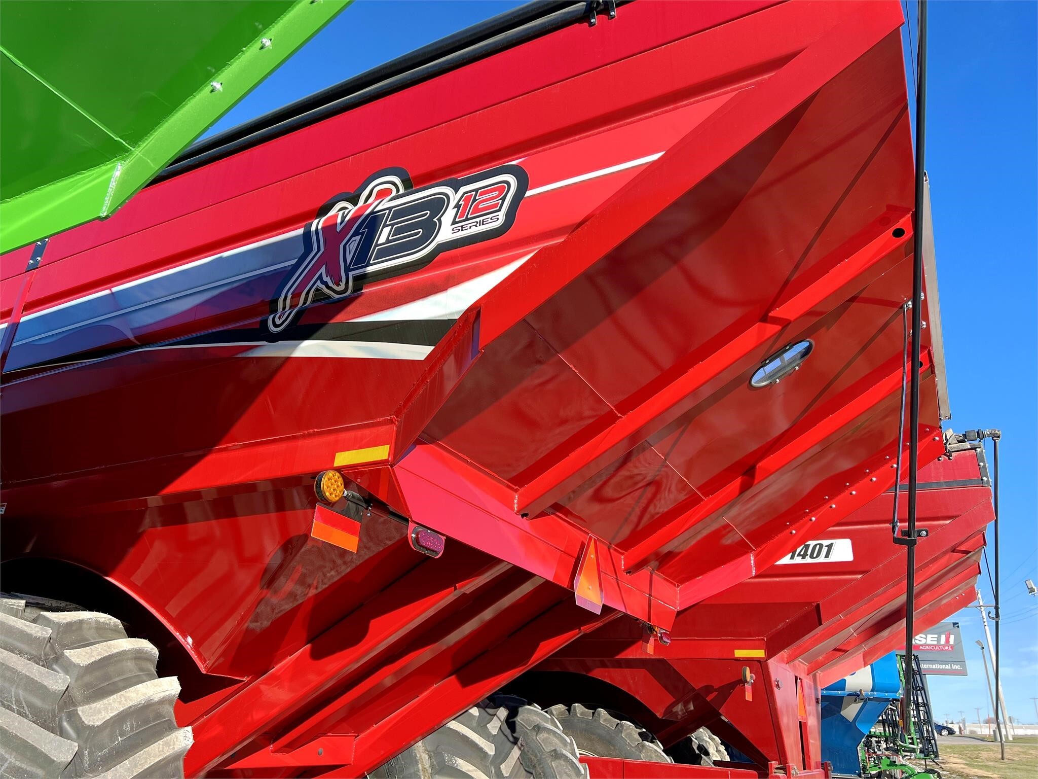 2023 J&M 1312-20S Grain Cart