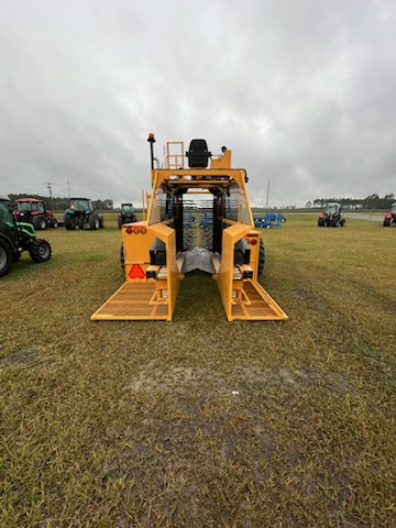  Oxbo 8000 Blueberry Harvester Orchard / Vineyard Equipment