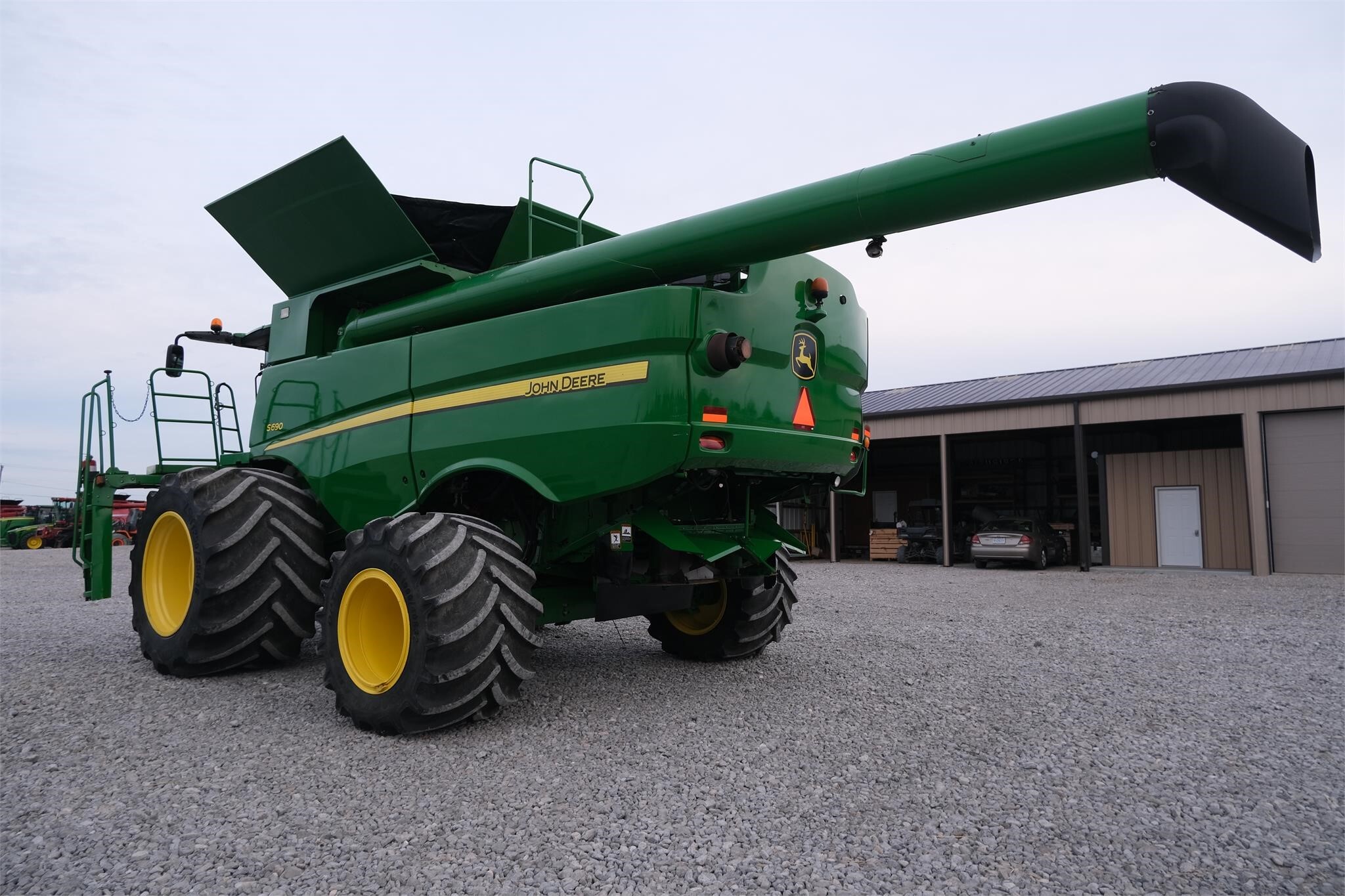 2012 John Deere S690 Combine