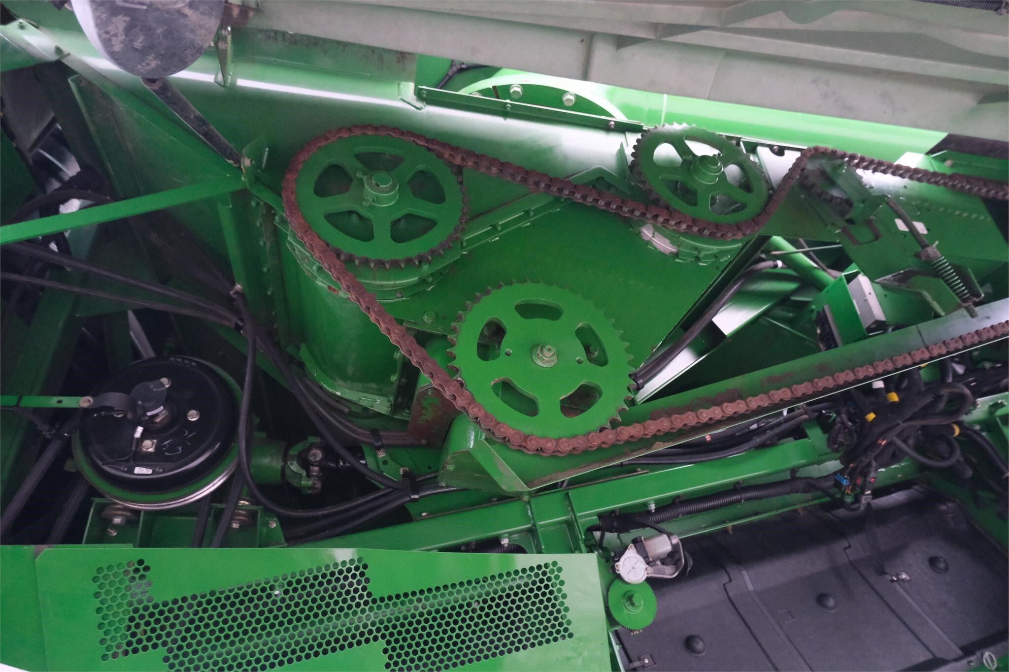2012 John Deere S690 Combine