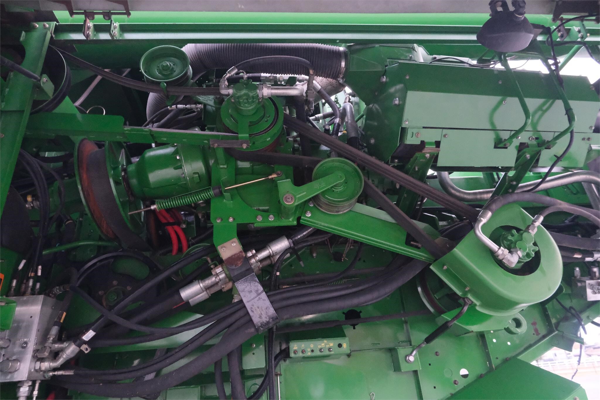 2012 John Deere S690 Combine