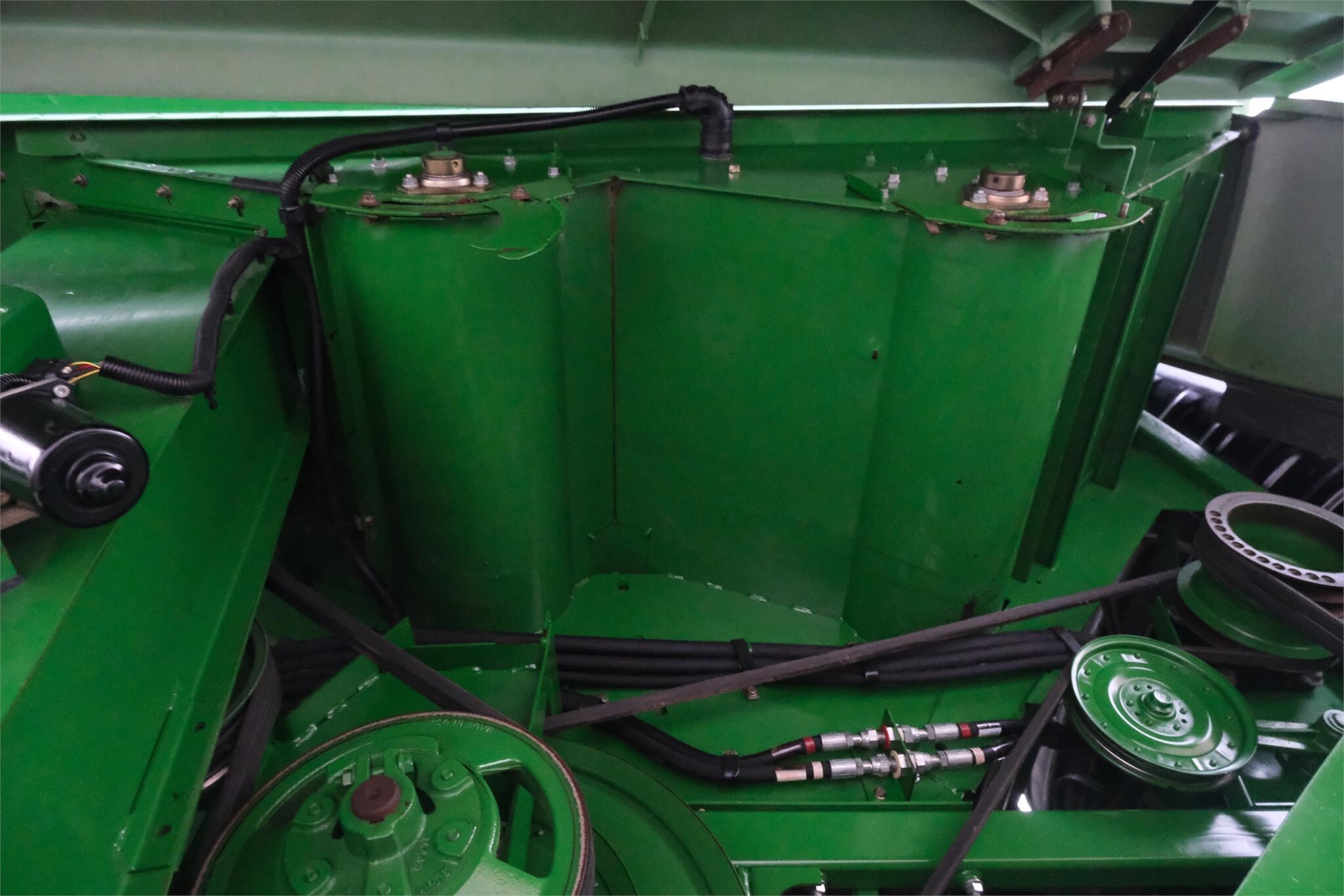 2012 John Deere S690 Combine