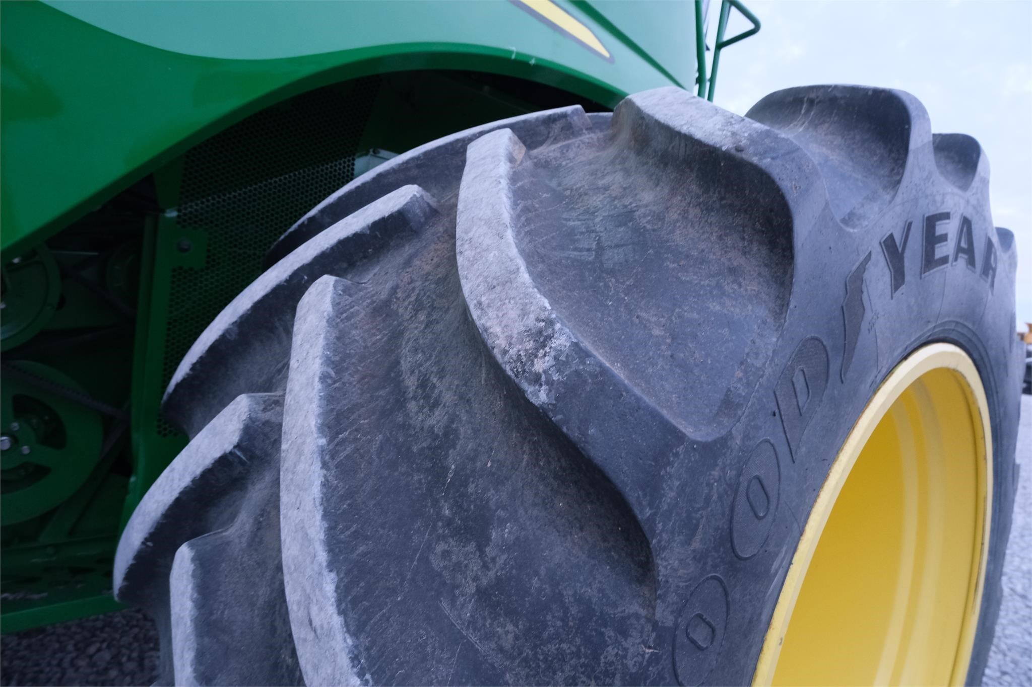 2012 John Deere S690 Combine