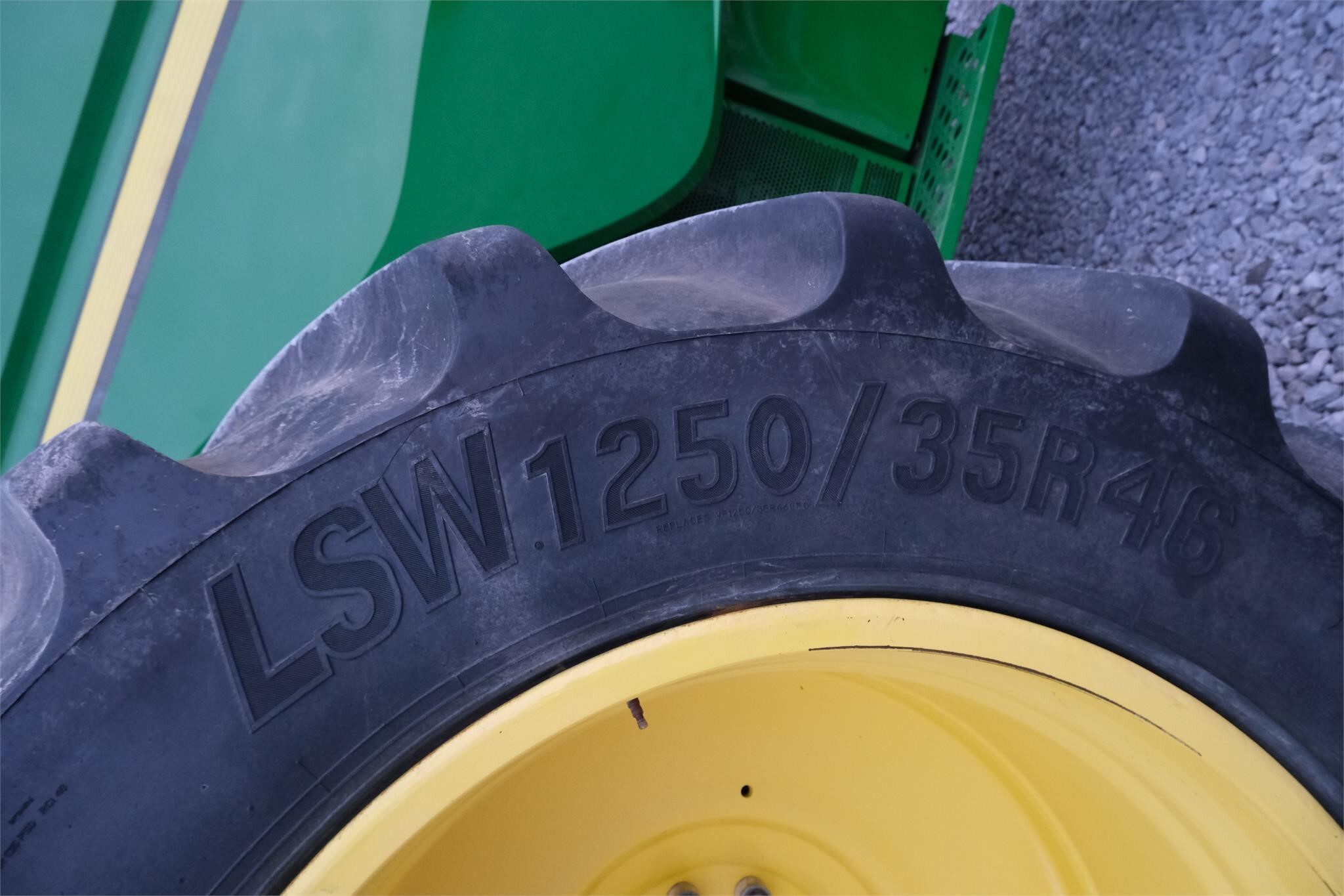 2012 John Deere S690 Combine