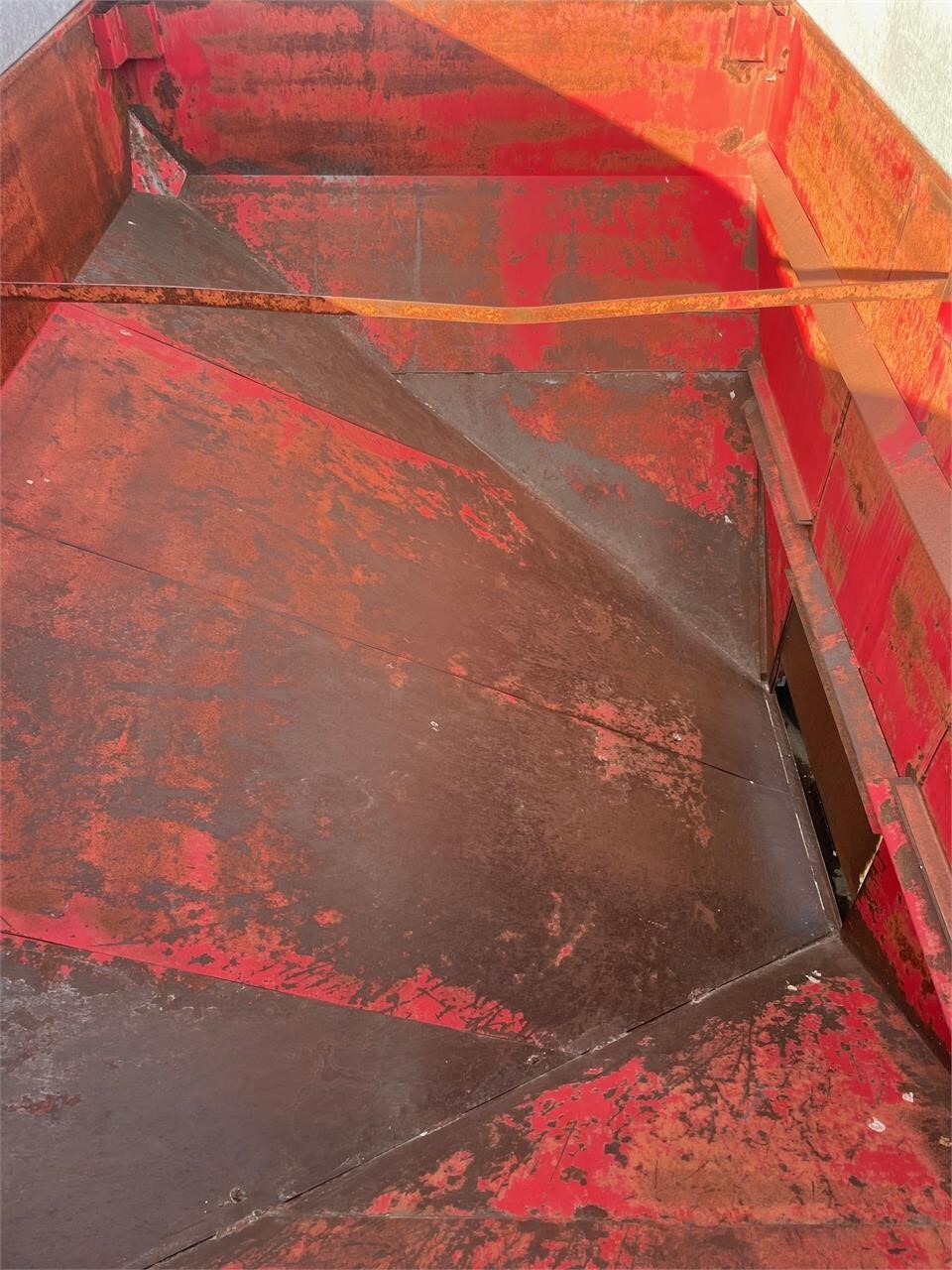  Lundell 300 Gravity Wagon