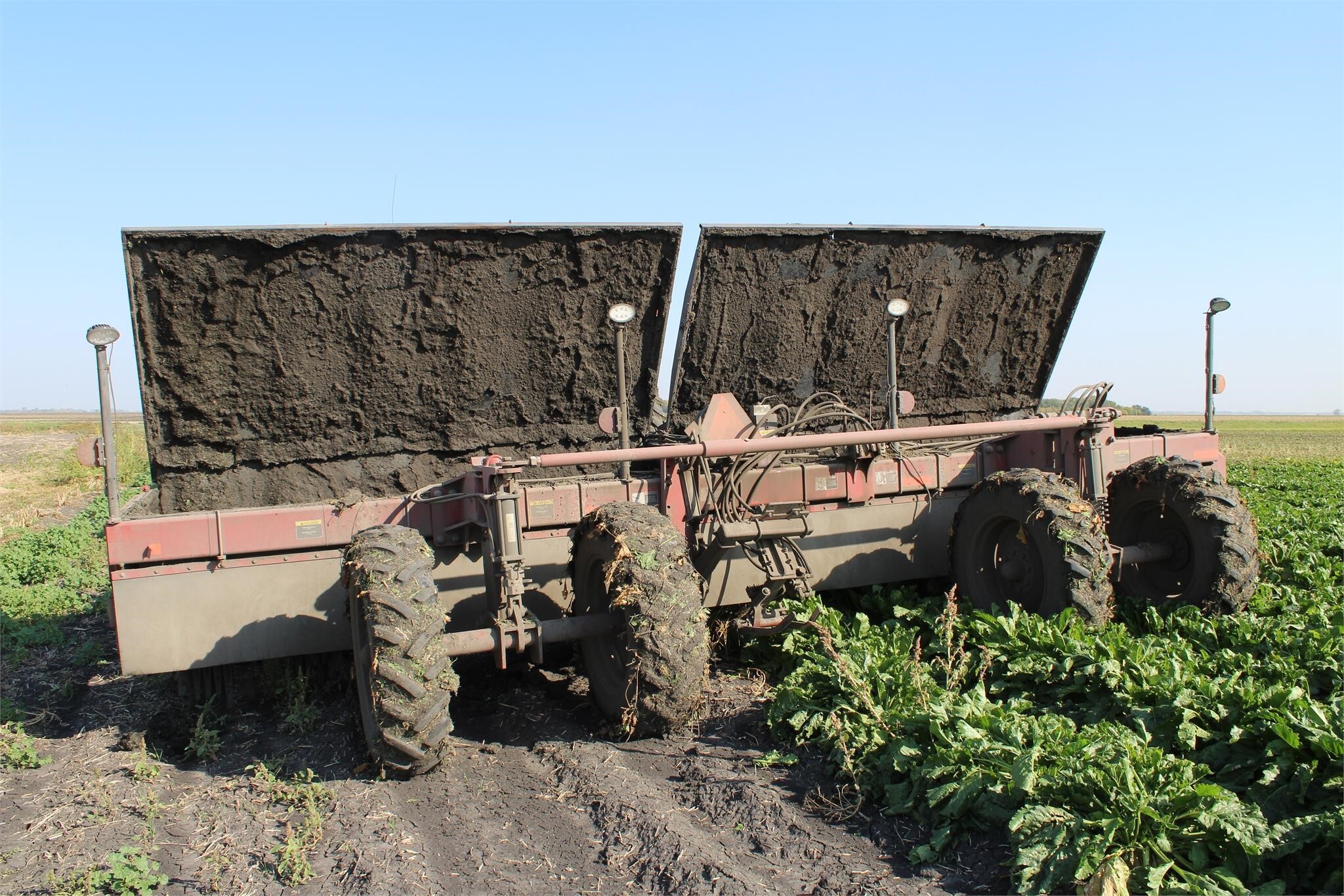 2018 Amity 3750 Beet Equipment