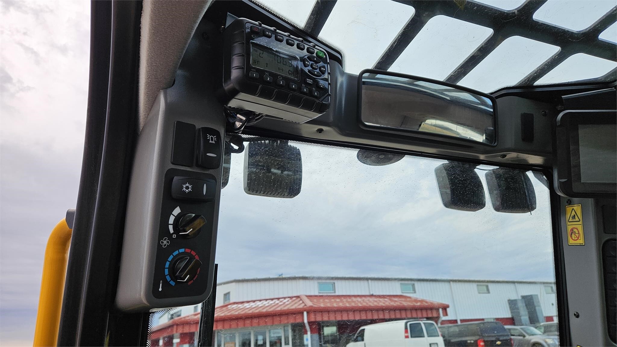 2025 JCB 270 Skid Steer