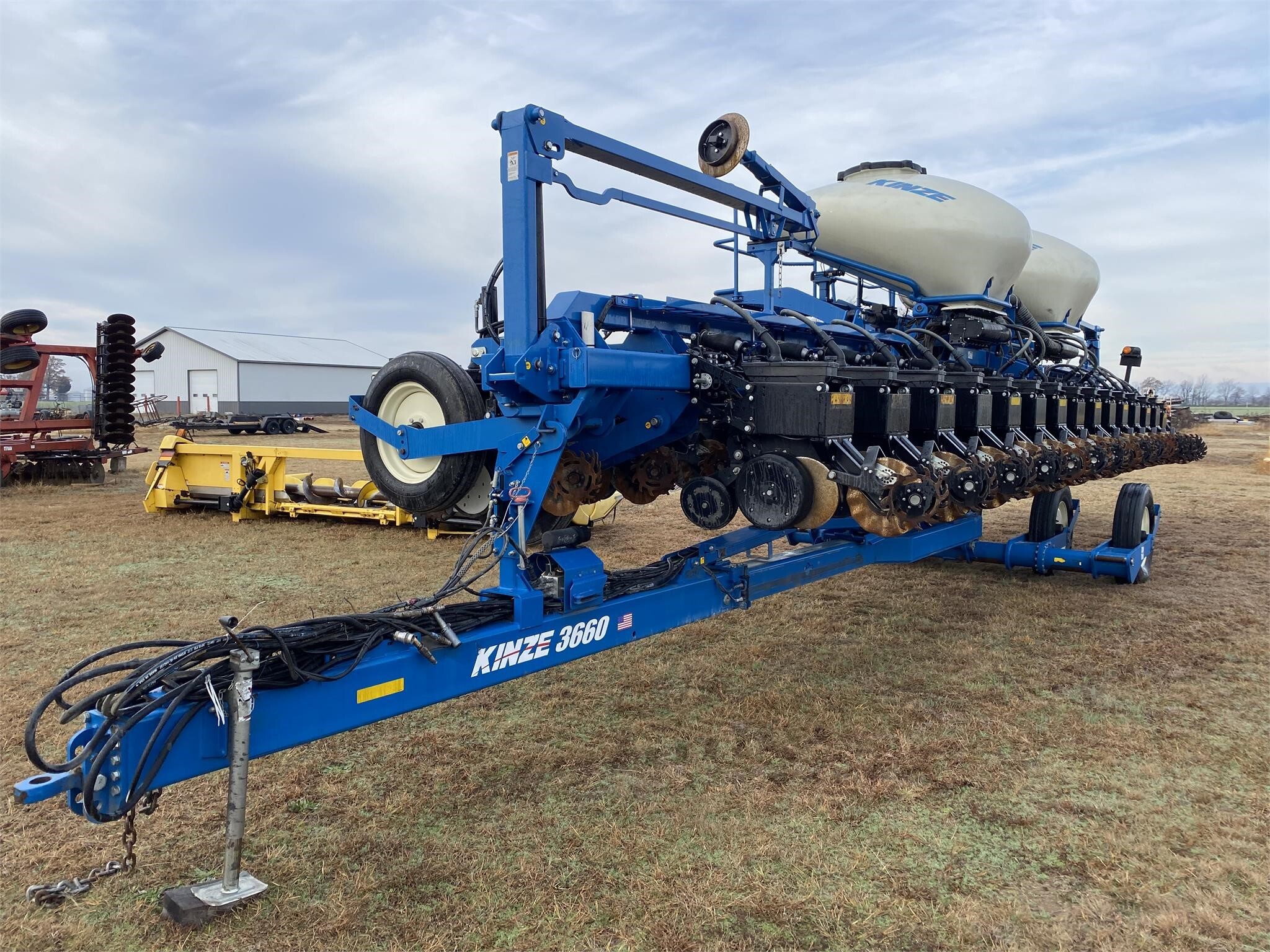 2019 Kinze 3660 Planter