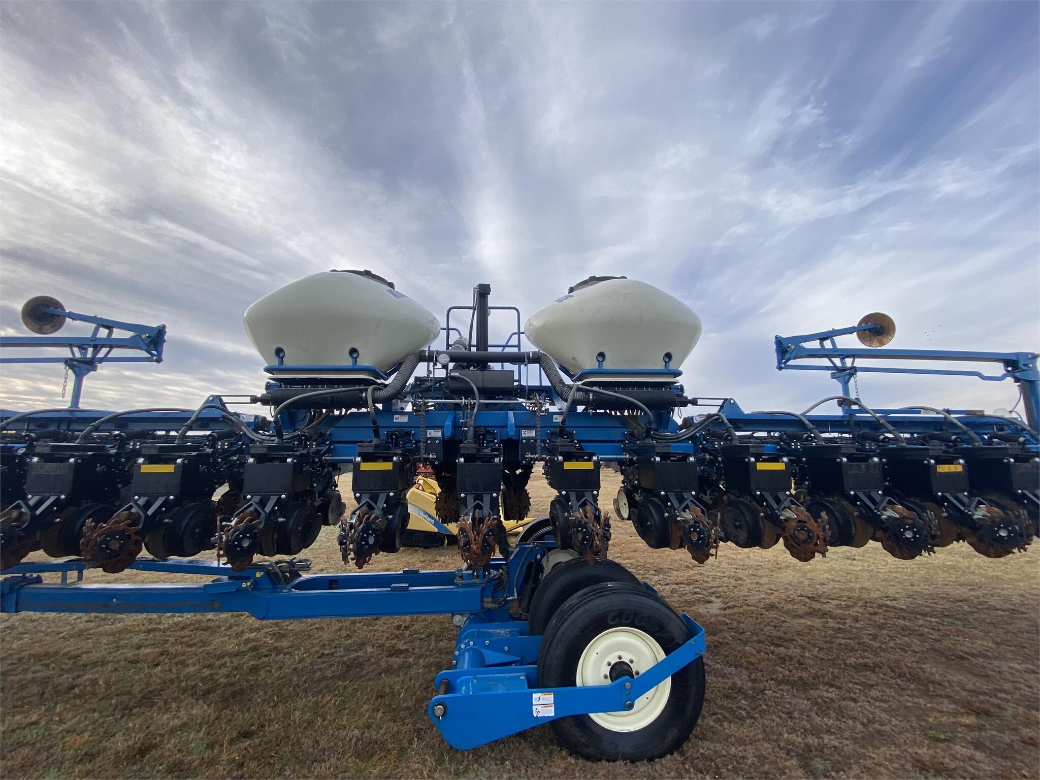 2019 Kinze 3660 Planter