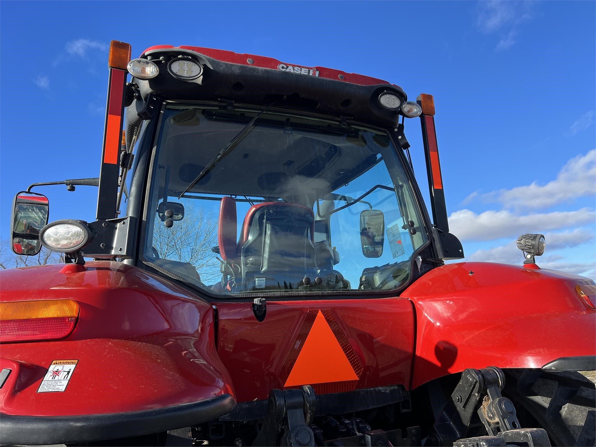 2018 Case IH MAGNUM 340 ROWTRAC CVT Tractor