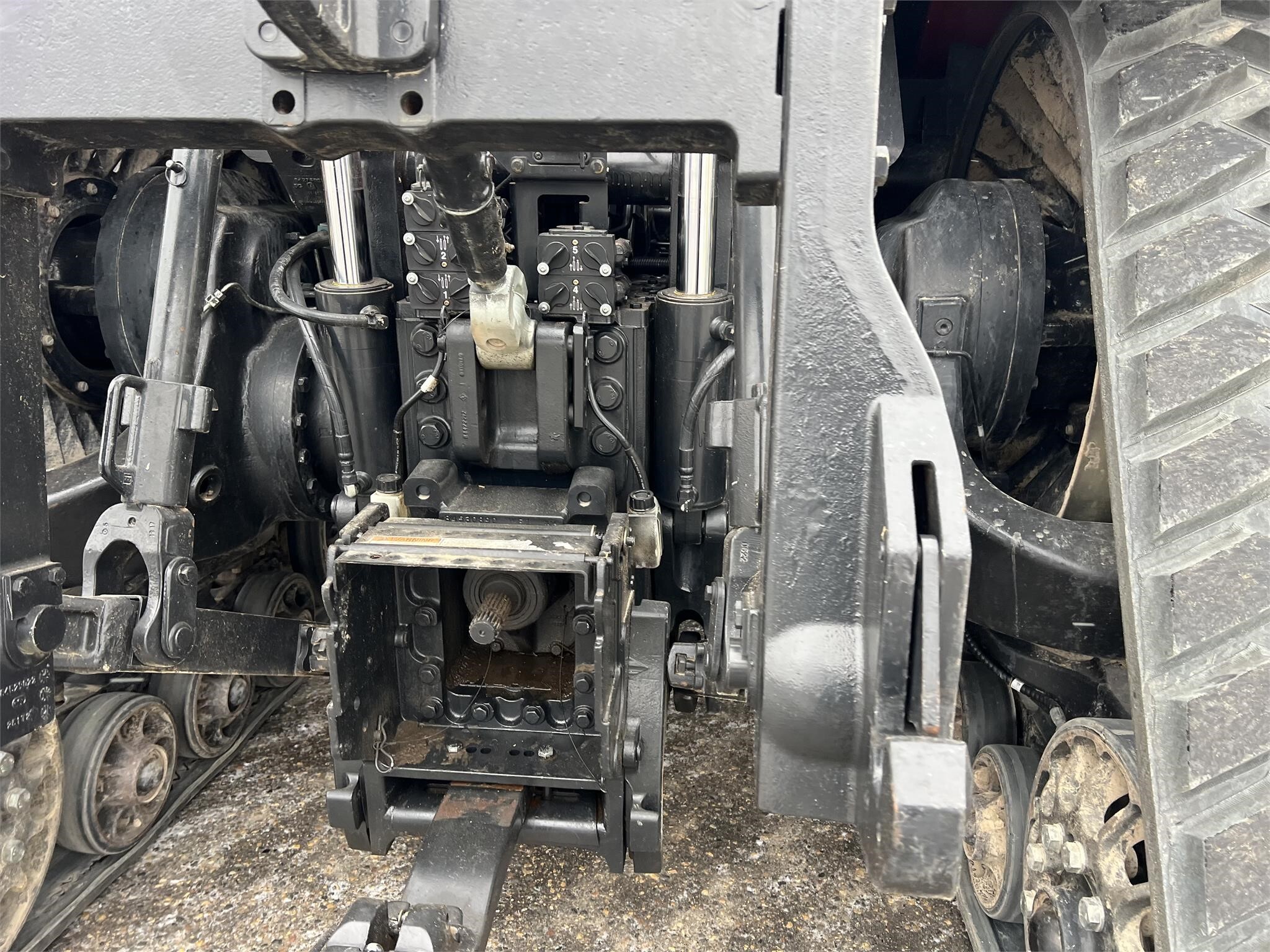 2018 Case IH MAGNUM 340 ROWTRAC CVT Tractor