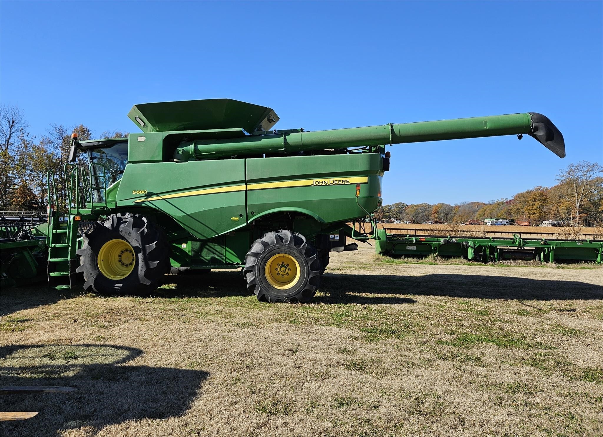 2015 John Deere S680 Combine
