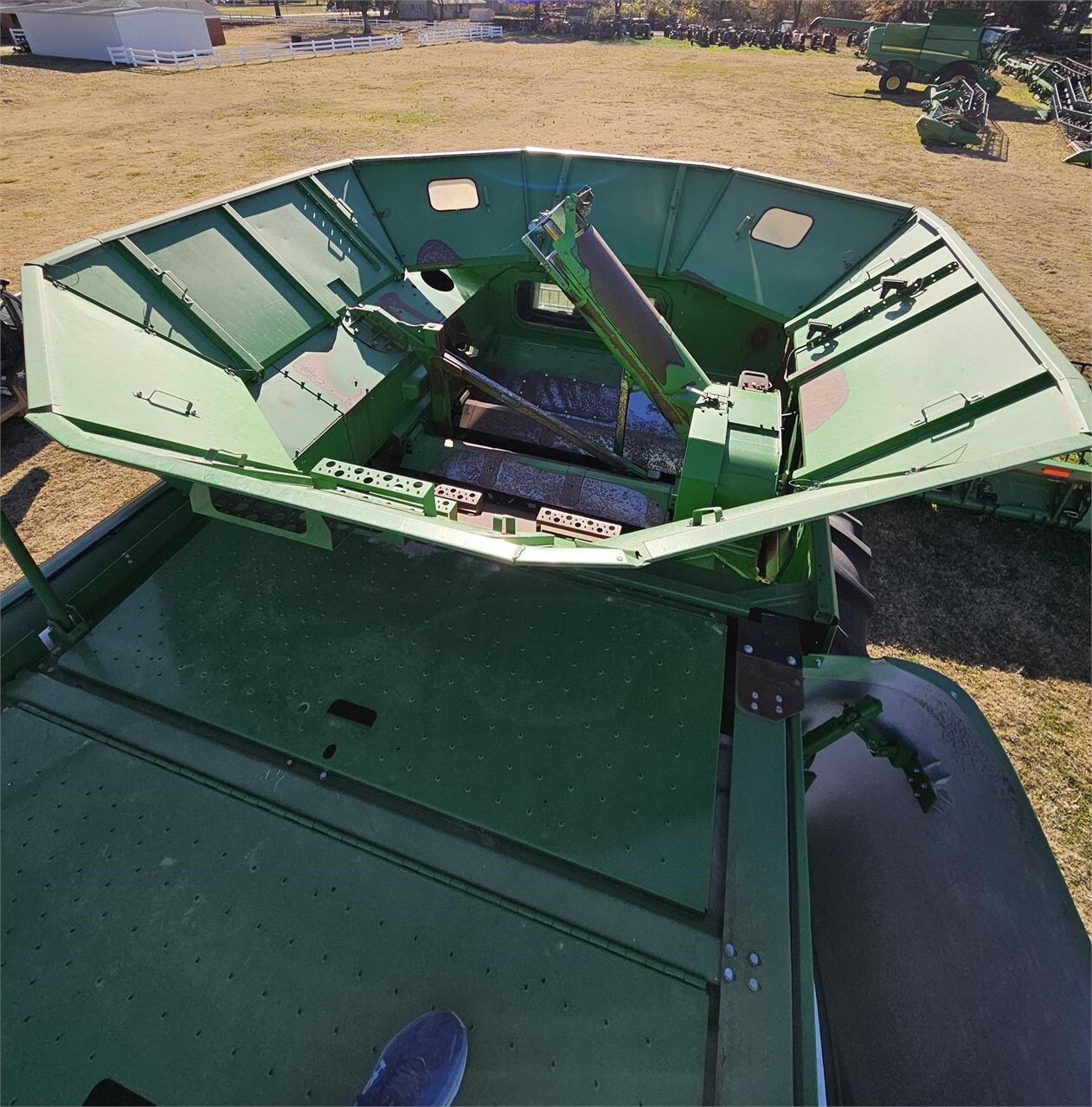 2015 John Deere S680 Combine