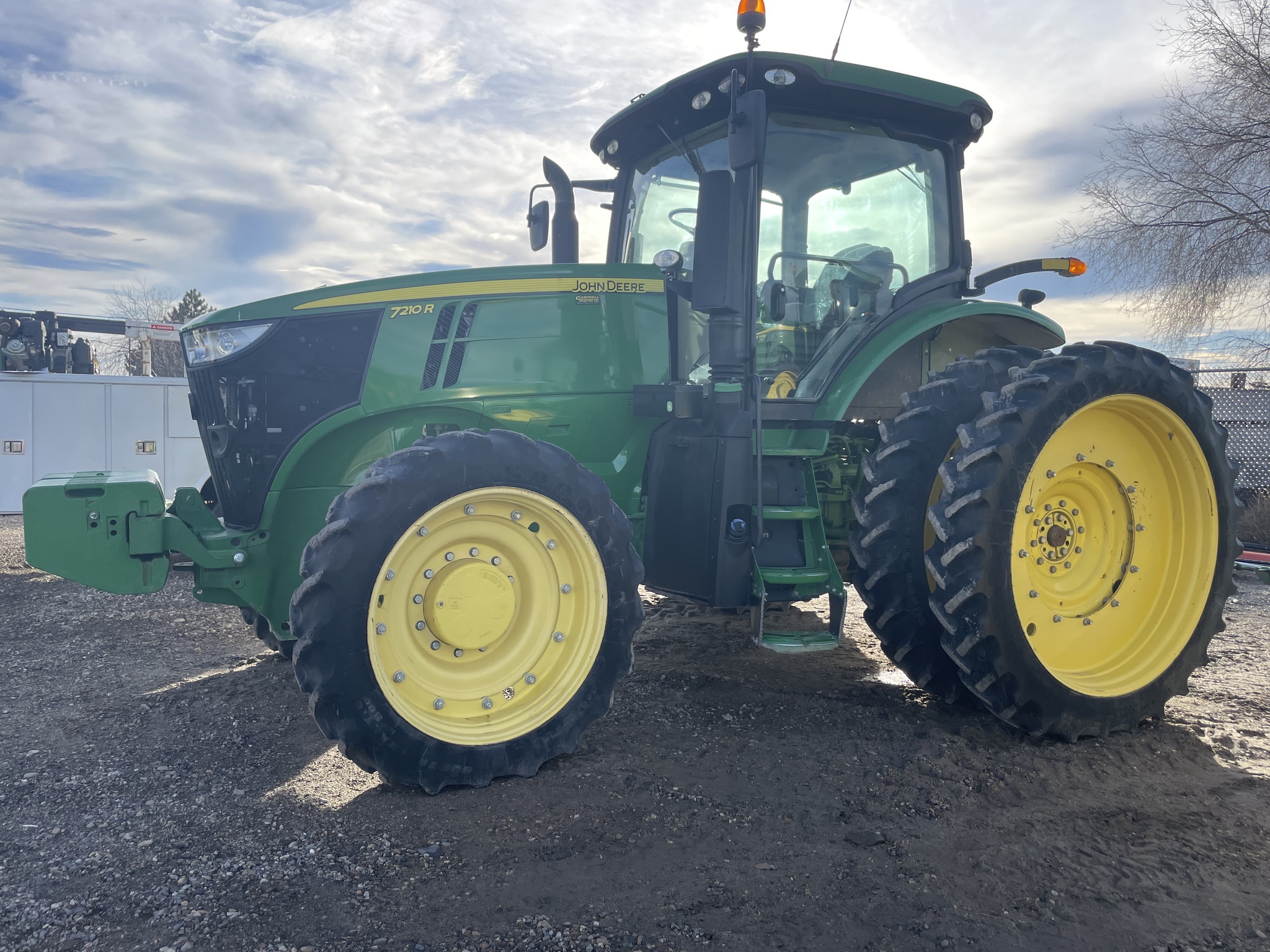 2016 John Deere 7210R Tractor