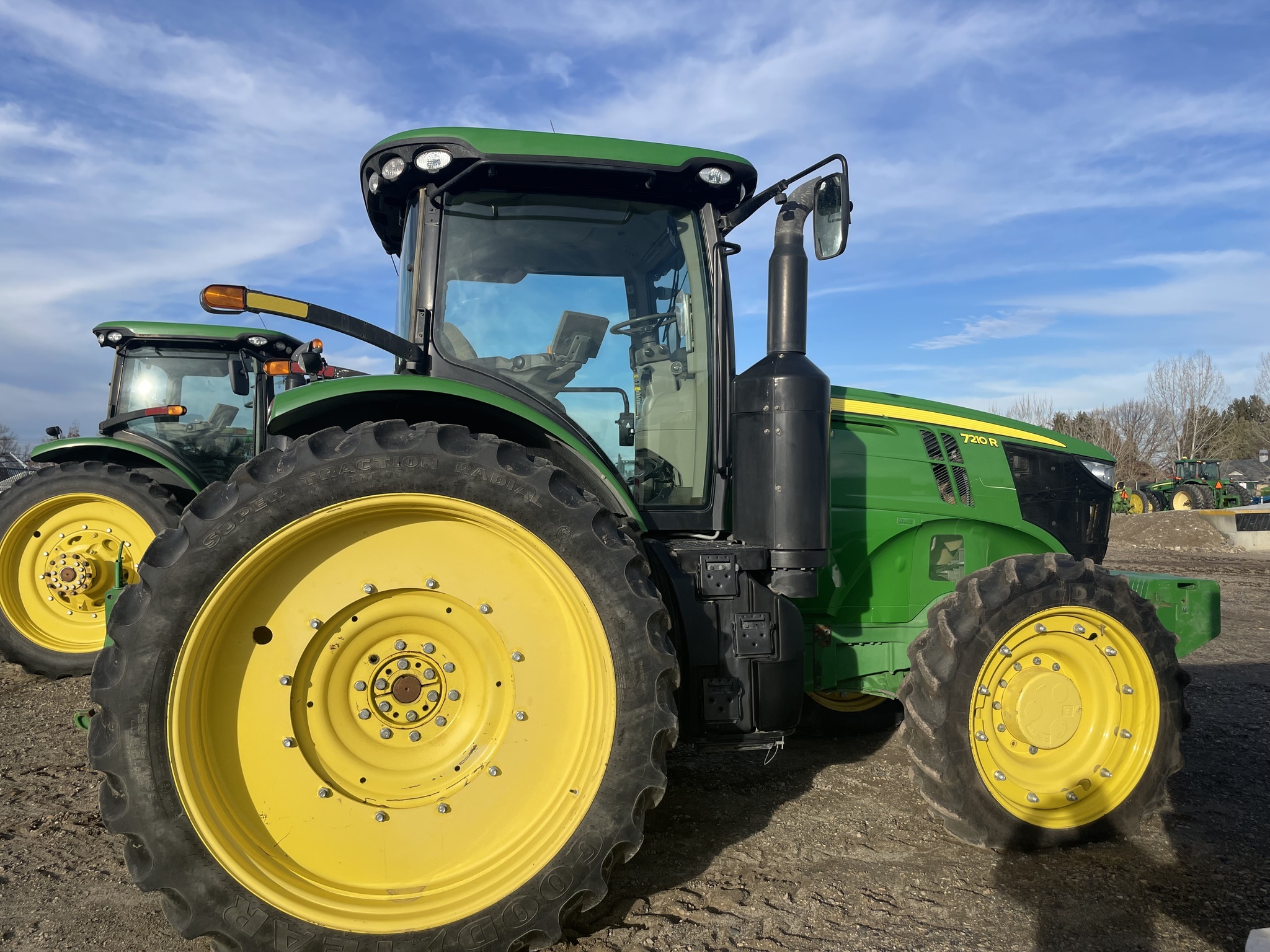 2016 John Deere 7210R Tractor