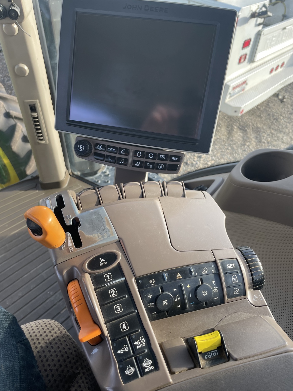 2016 John Deere 7210R Tractor