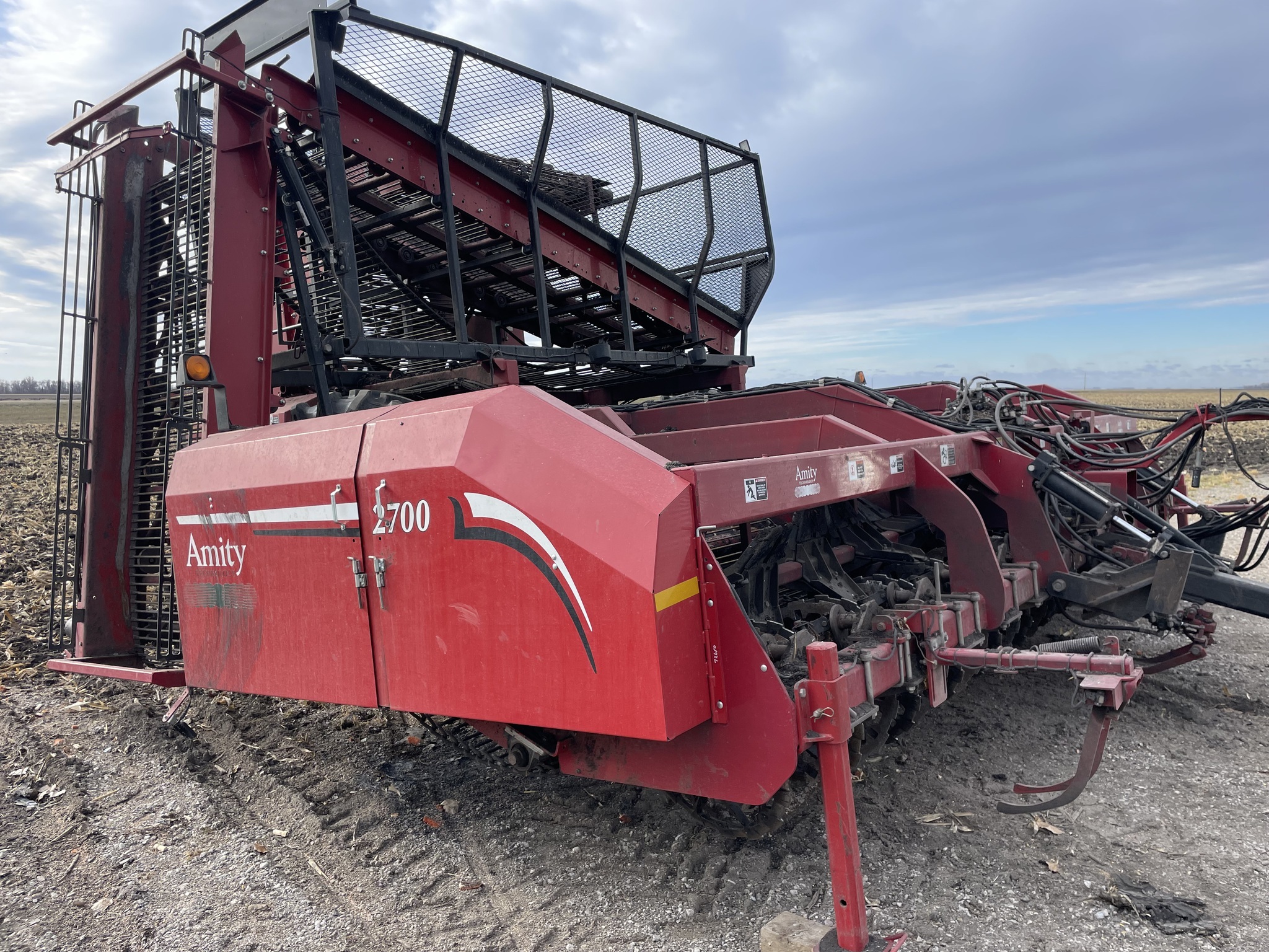 2011 Amity 2700 Beet Equipment