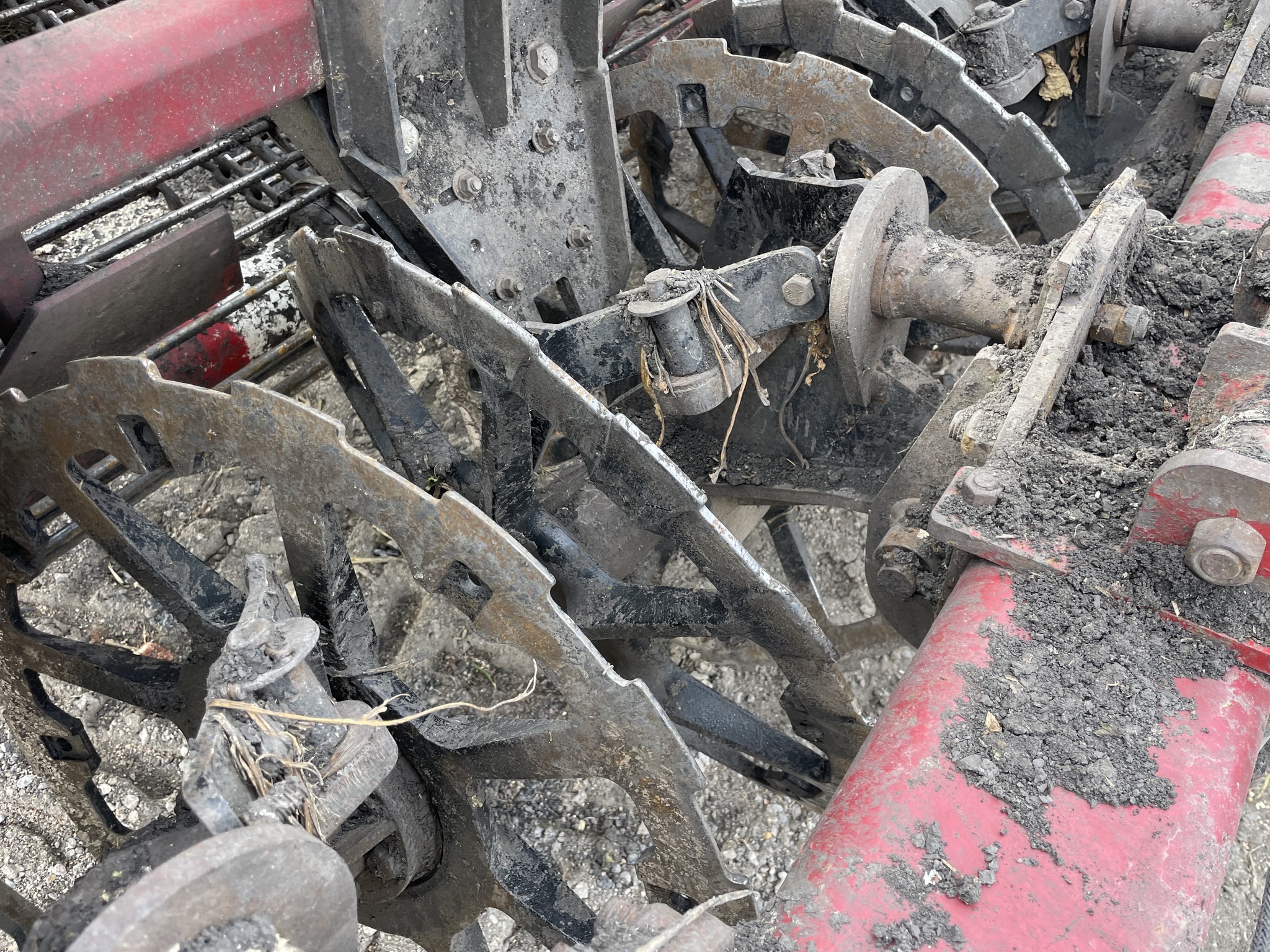 2011 Amity 2700 Beet Equipment