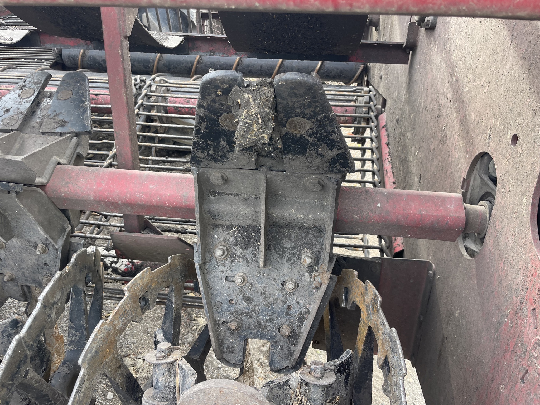 2011 Amity 2700 Beet Equipment