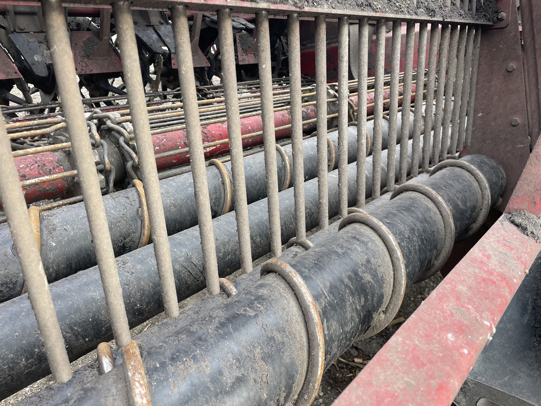 2011 Amity 2700 Beet Equipment