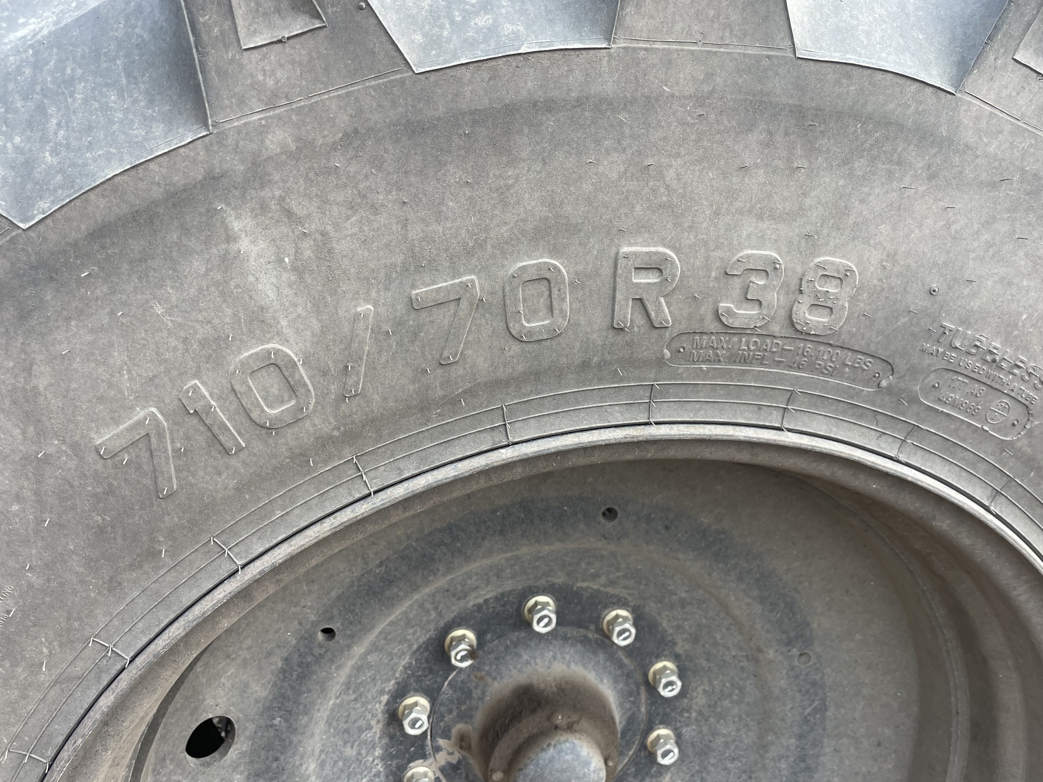 2011 Amity 2700 Beet Equipment