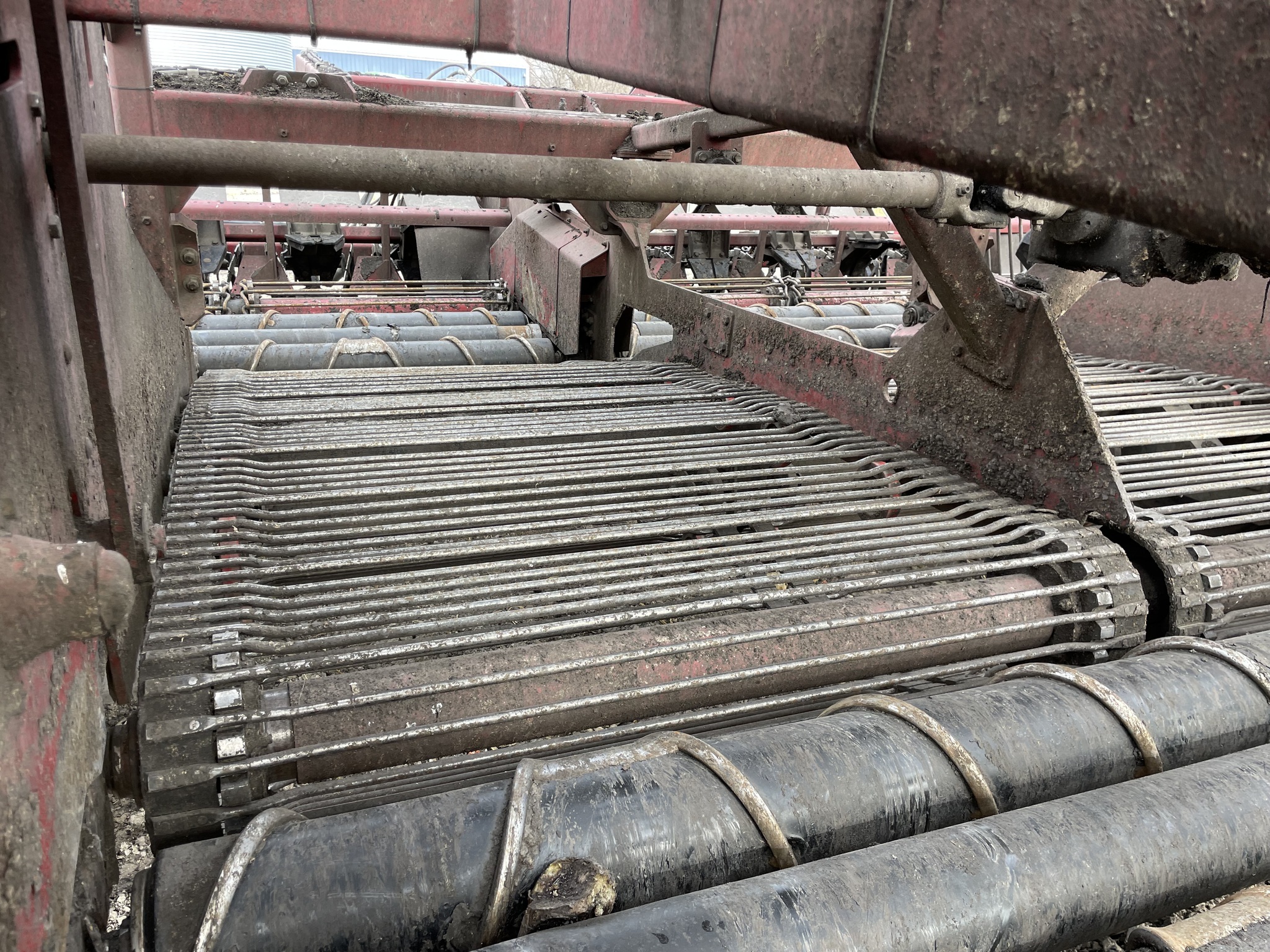 2011 Amity 2700 Beet Equipment