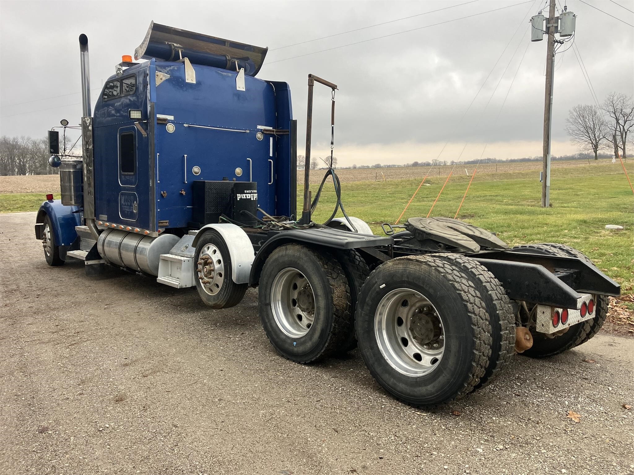 2000 Kenworth W900 Semi Trucks/Trailer