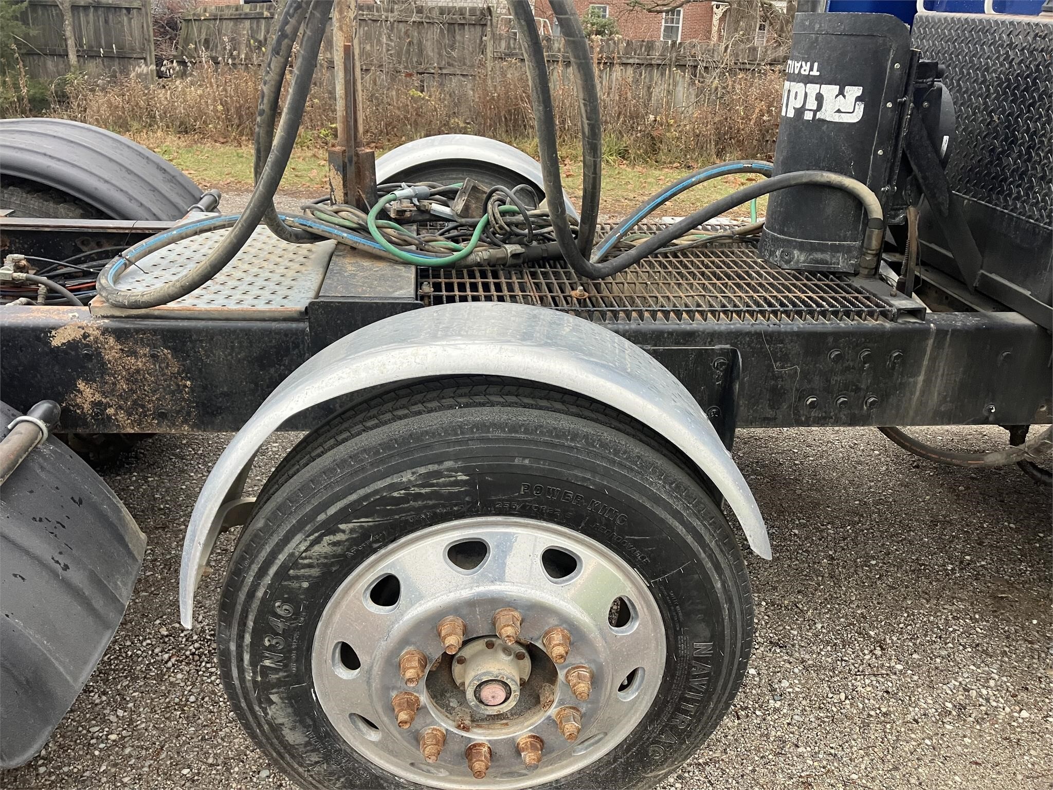 2000 Kenworth W900 Semi Trucks/Trailer