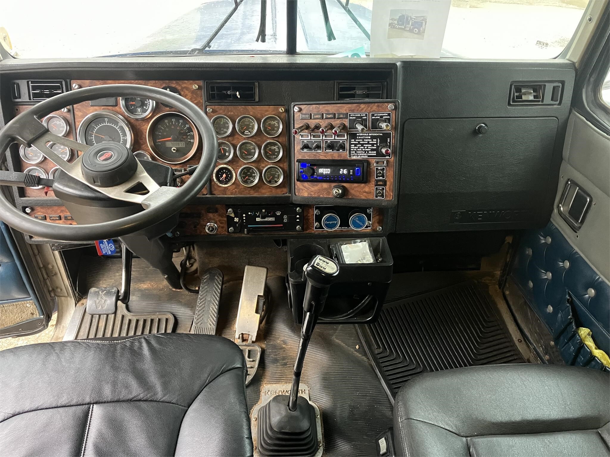 2000 Kenworth W900 Semi Trucks/Trailer