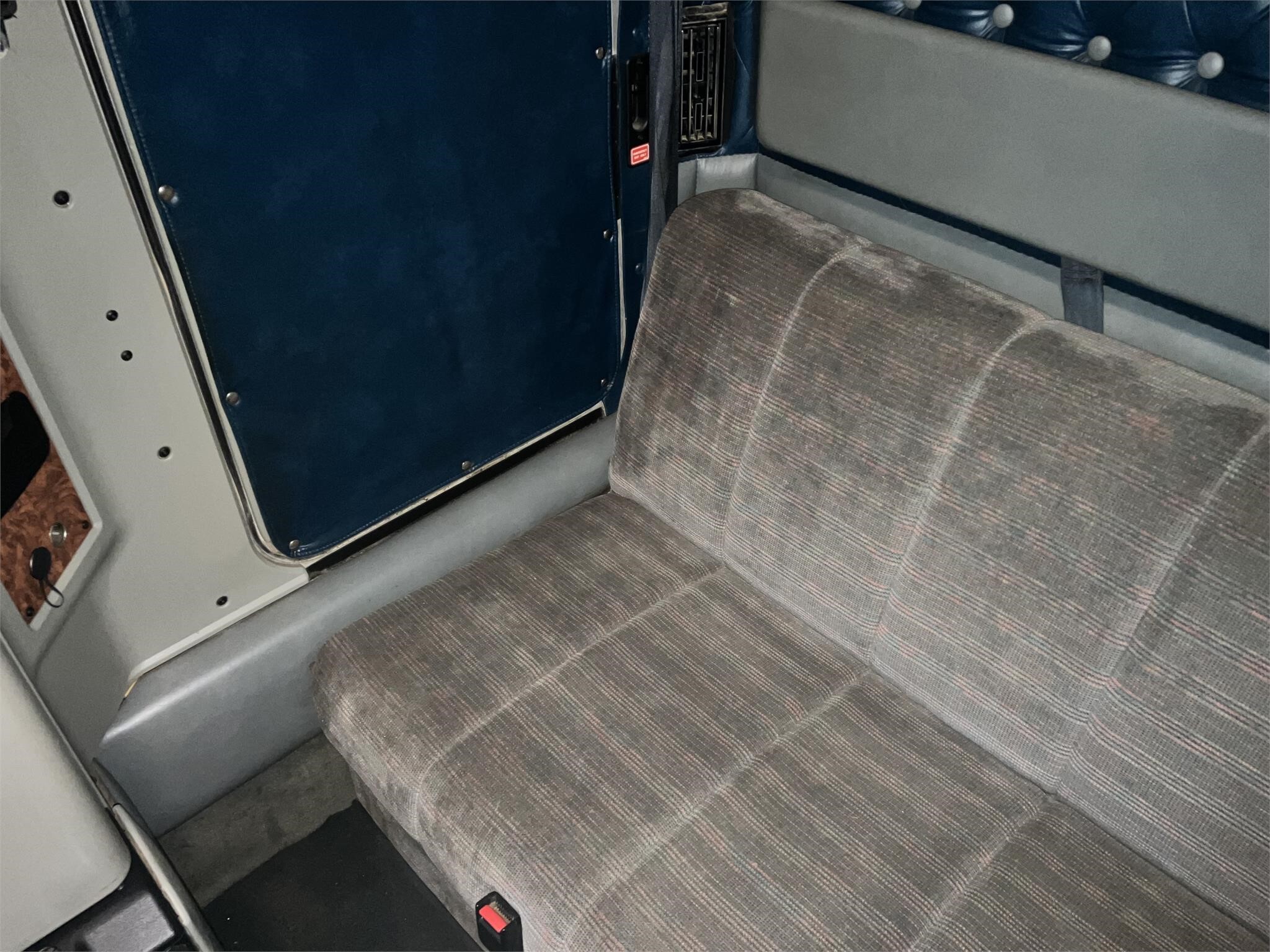 2000 Kenworth W900 Semi Trucks/Trailer