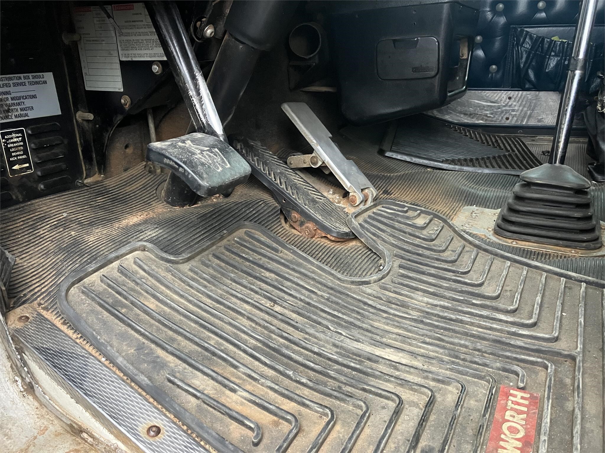 2000 Kenworth W900 Semi Trucks/Trailer