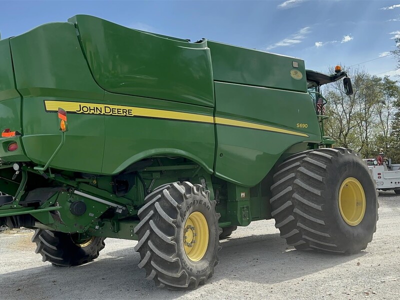 Used Combines for Sale - 4219 Listings | Machinery Pete