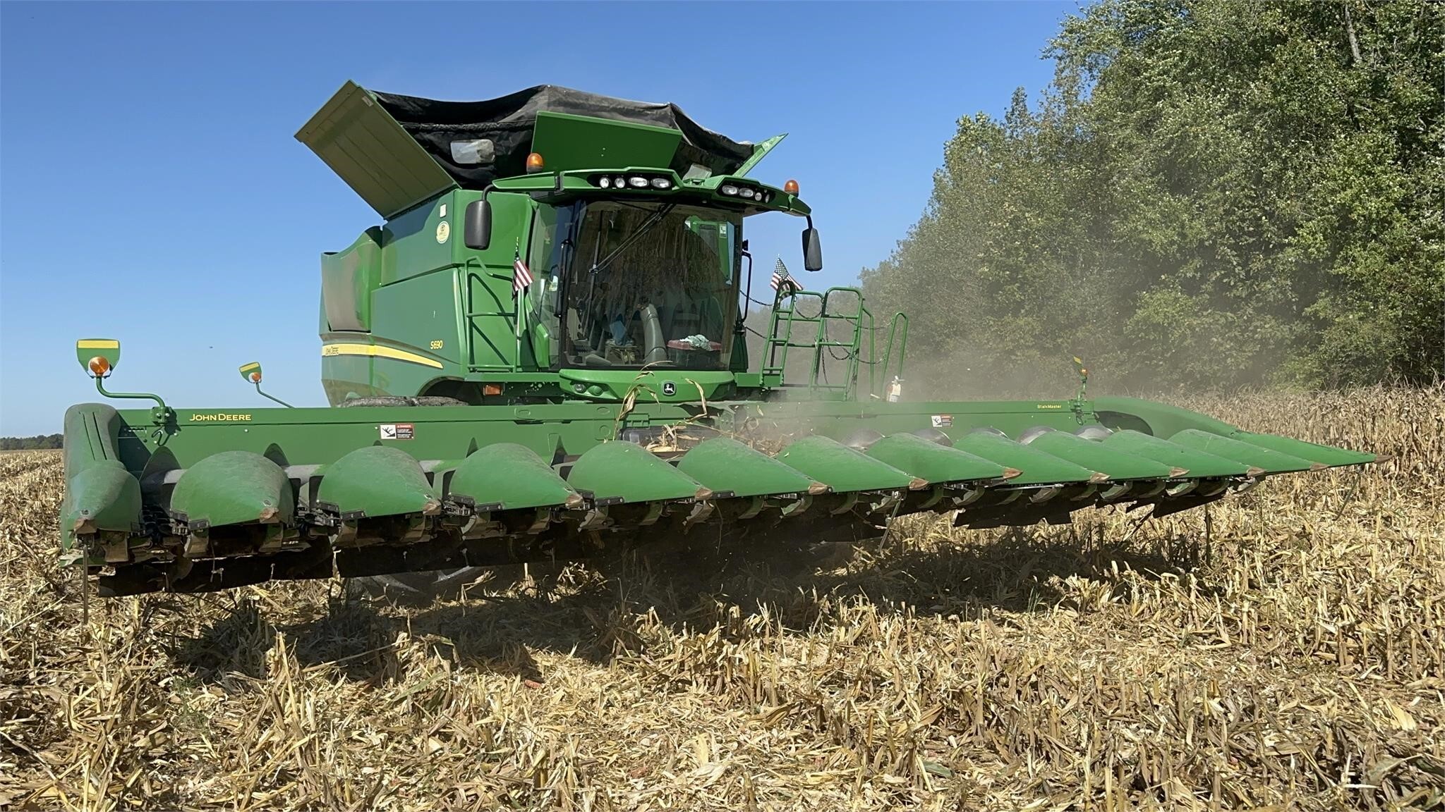 2012 John Deere S690 Combine